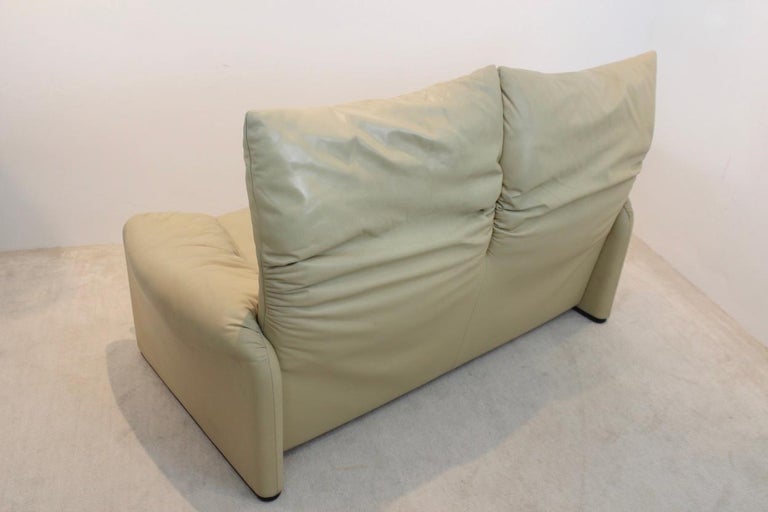 Two-Seat Maralunga Leather Sofa by Vico Magistretti for Cassina For Sale 5