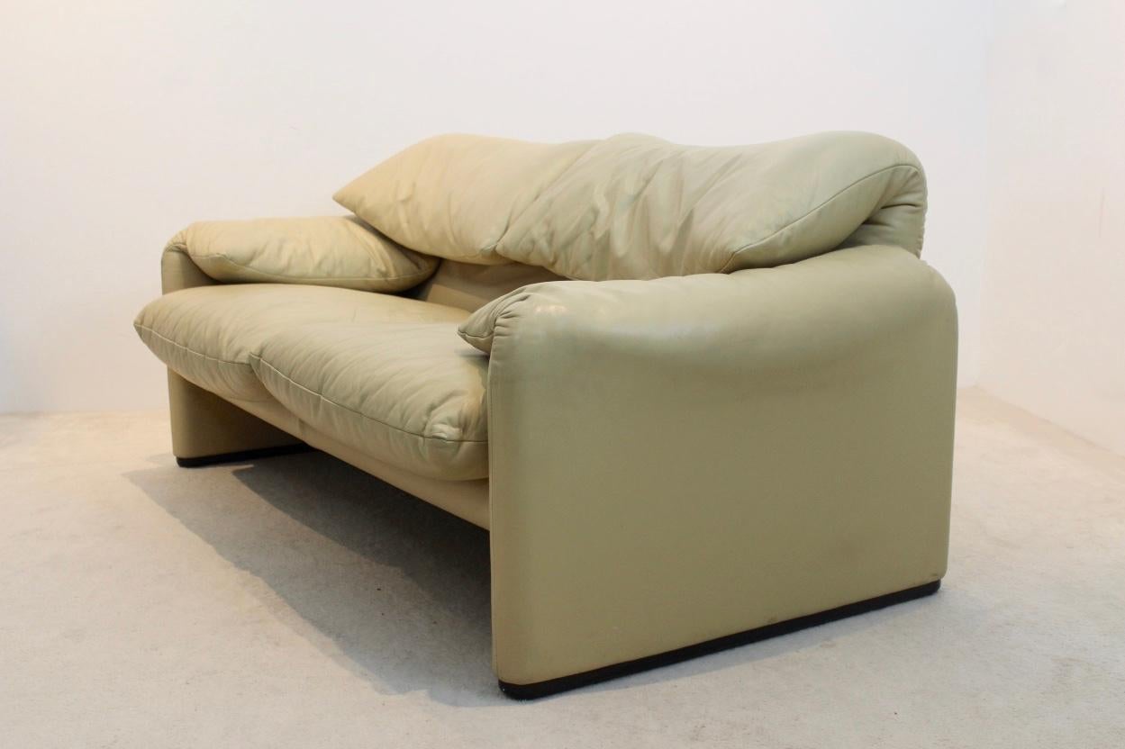 Two-Seat Maralunga Leather Sofa by Vico Magistretti for Cassina 5
