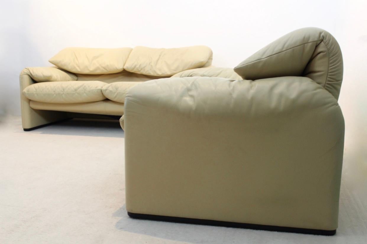 Zweisitzer-Sofa aus Maralunga-Leder von Vico Magistretti für Cassina (Moderne der Mitte des Jahrhunderts)