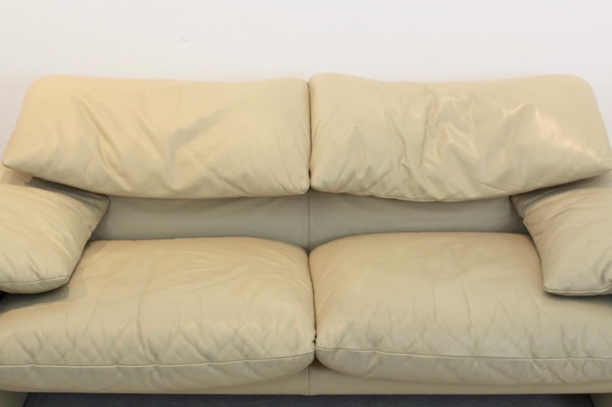Zweisitzer-Sofa aus Maralunga-Leder von Vico Magistretti für Cassina 3