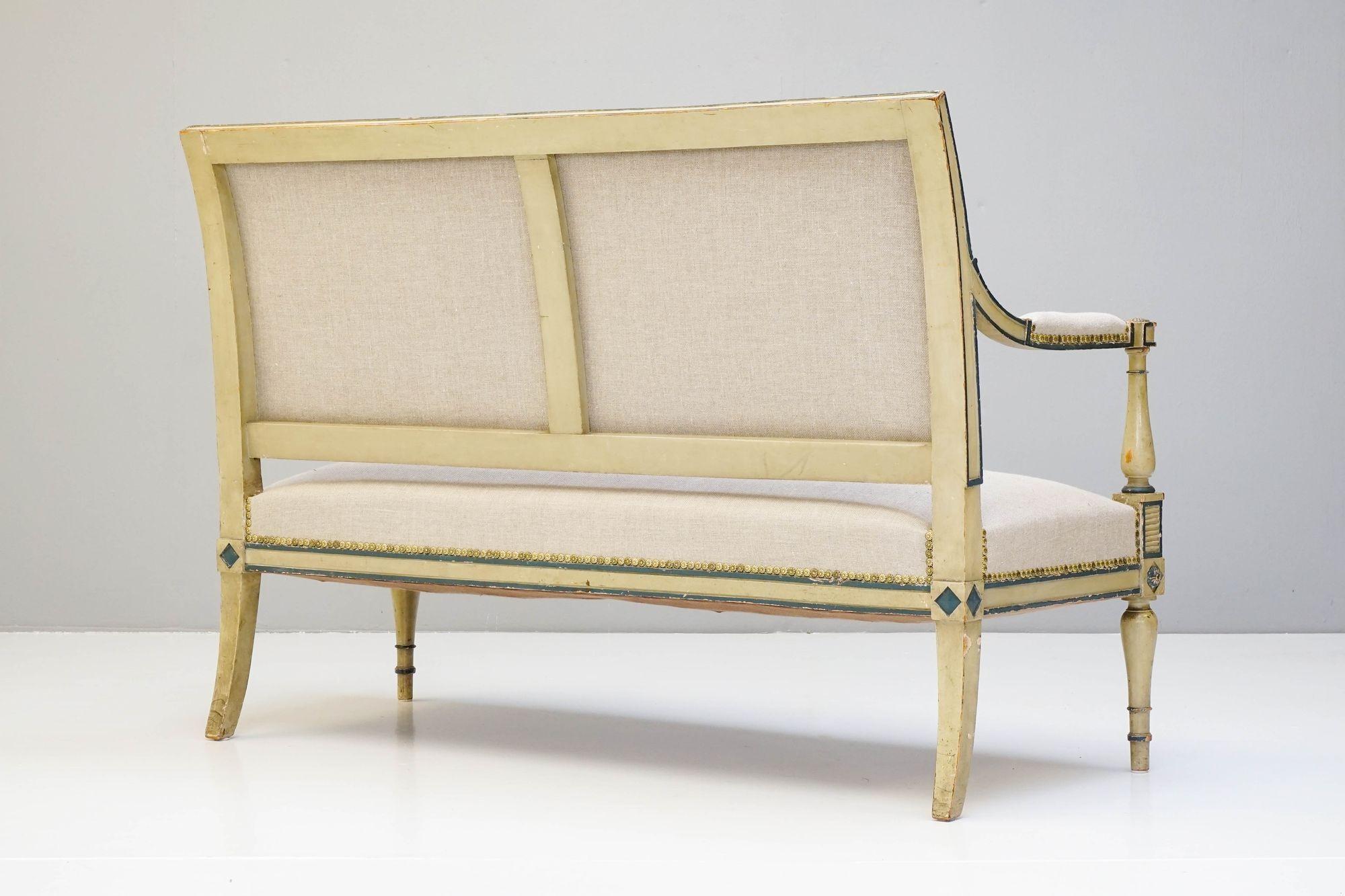 Two Seat Settee en venta 2