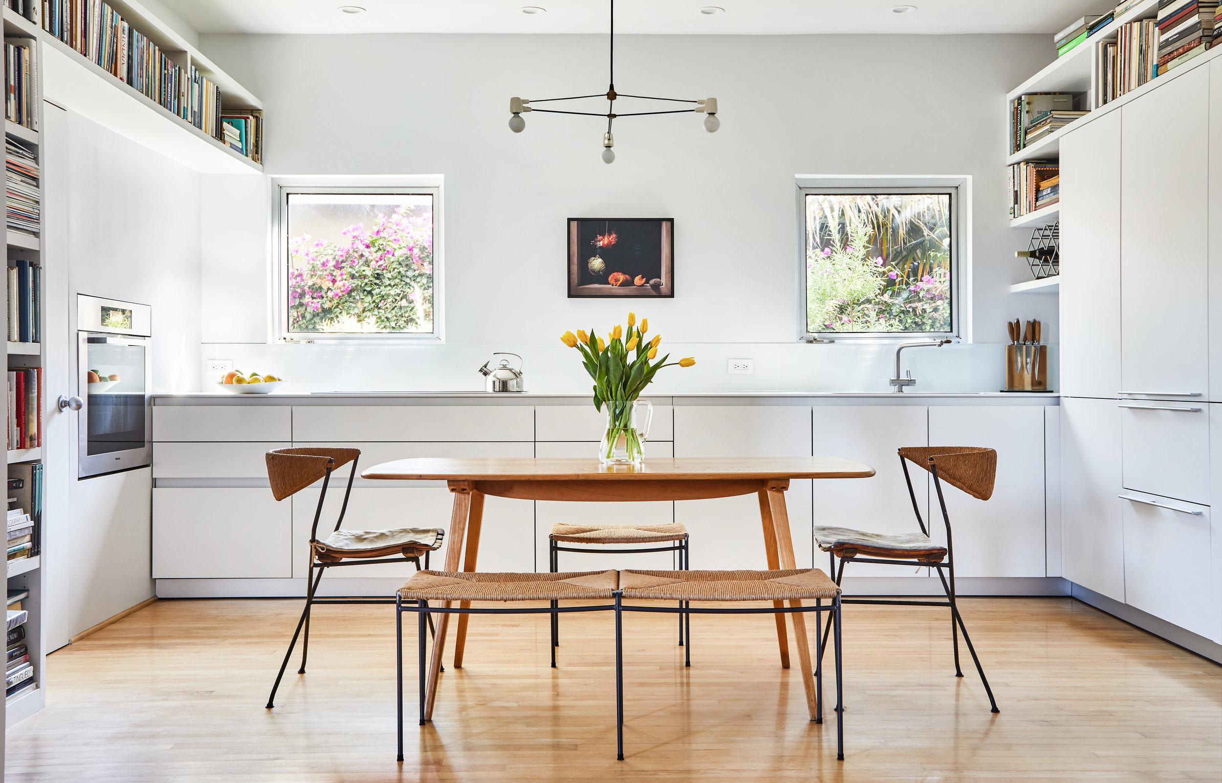 XXIe siècle et contemporain Banc en jonc tissé à la main à deux places et à une seule traverse en vente