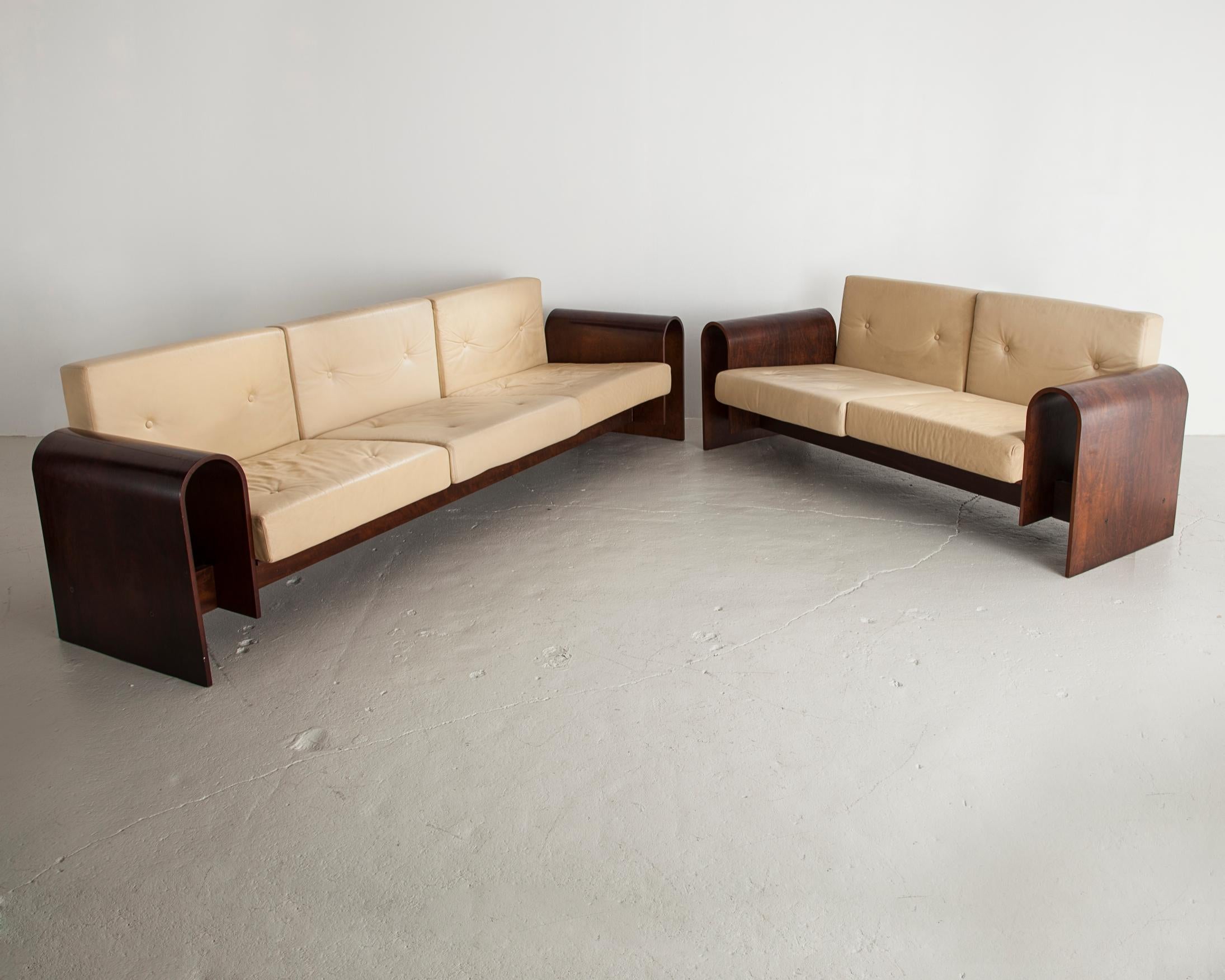 Two-Seat Sofa by Oscar Niemeyer For Sale 1