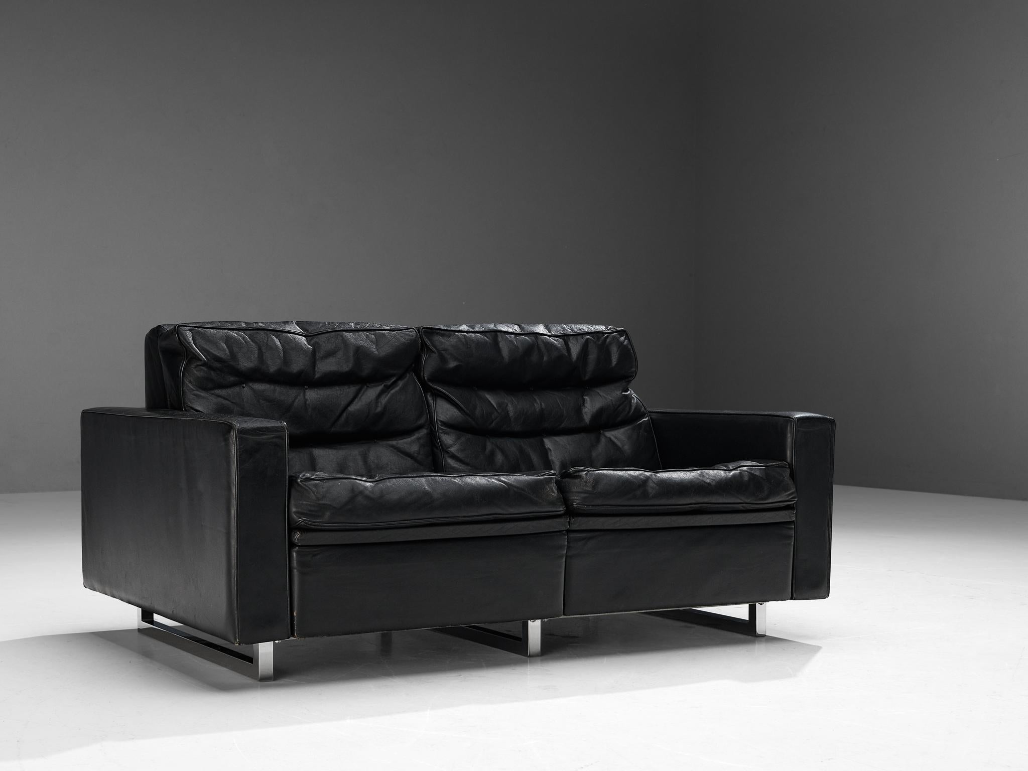 Mid-Century Modern Canapé deux places en cuir noir en vente