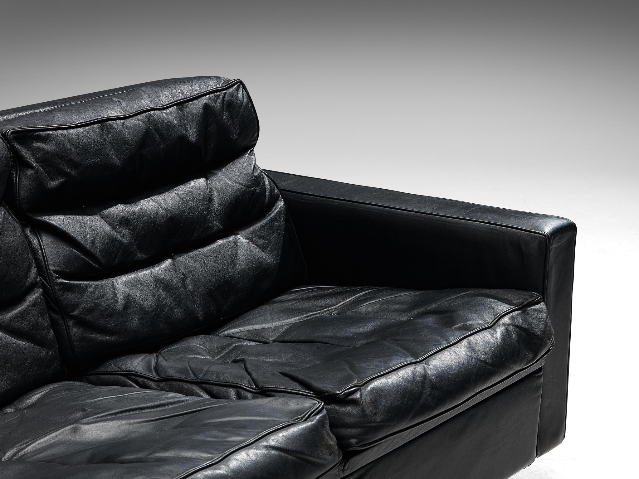 Two Seat Sofa in Black Leather In Good Condition For Sale In Waalwijk, NL