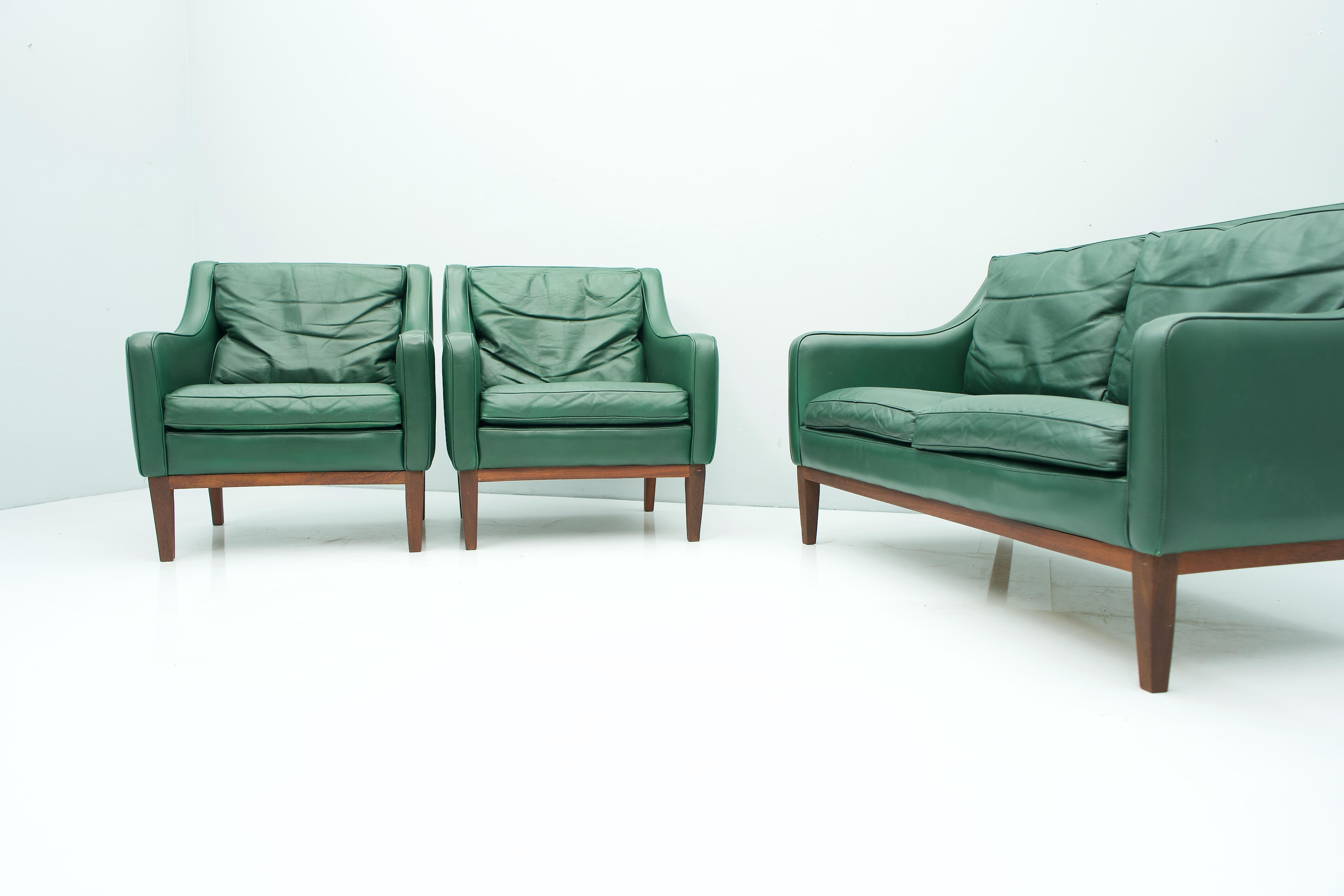 Italian Two-Seat Sofa in Green Leather, Italy, 1958 For Sale