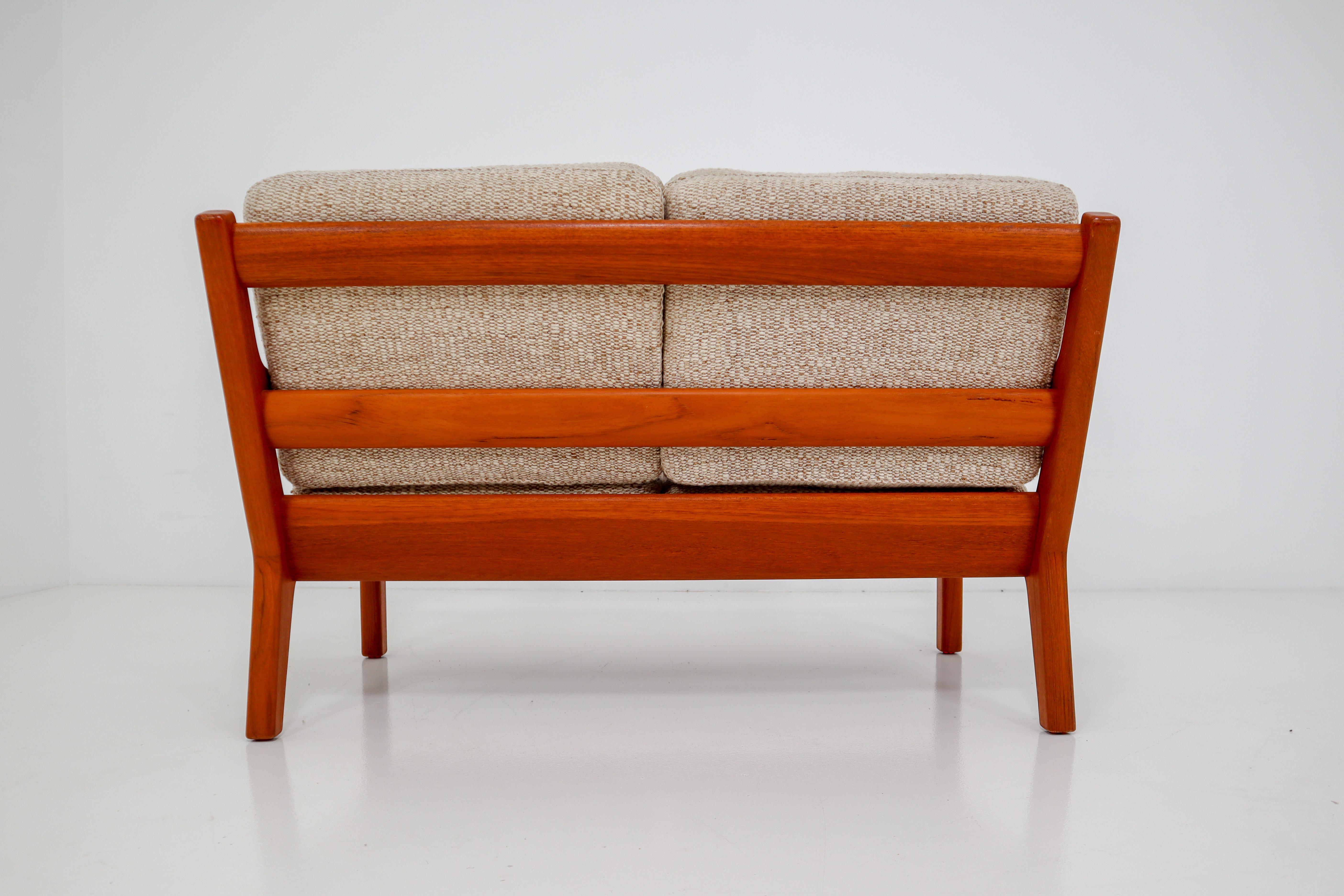 Scandinavian Modern Two-Seat Sofa in Teak by Juul Kristensen and Glostrup Furniture, 1960s