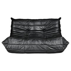 Sofá Togo de dos plazas, cuero negro de Michel Ducaroy, Ligne Roset, Francia