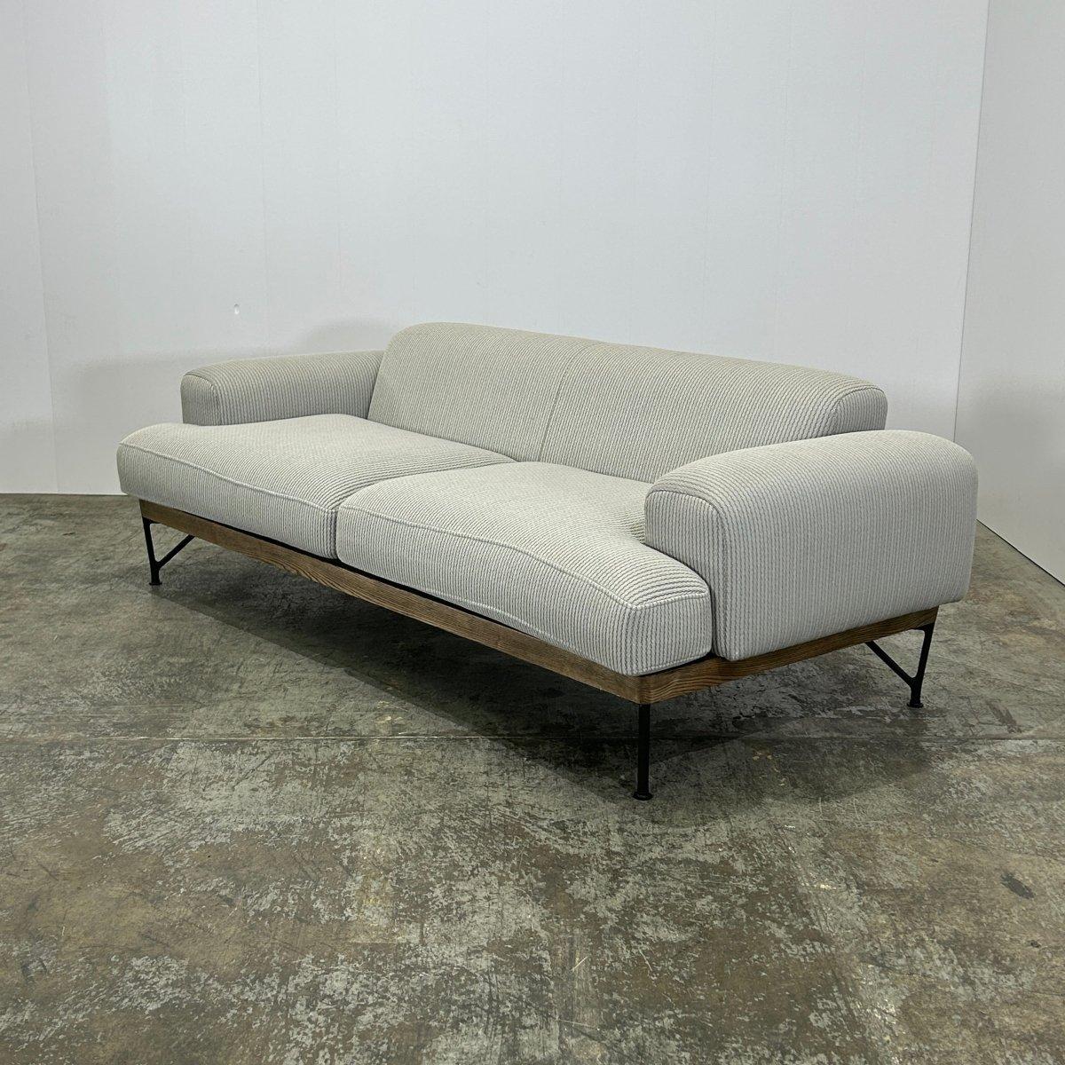 Moderne Canapé deux places Armstrong par De La Espada