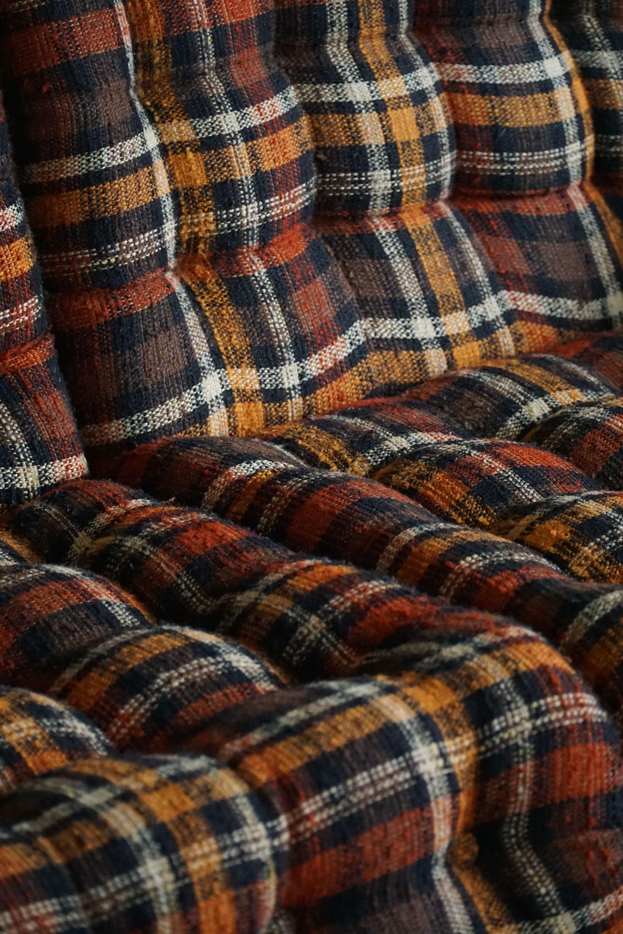 Tissu Canapé brutaliste suédois moderne à deux mers en pin massif, fabriqué dans les années 1970 en vente