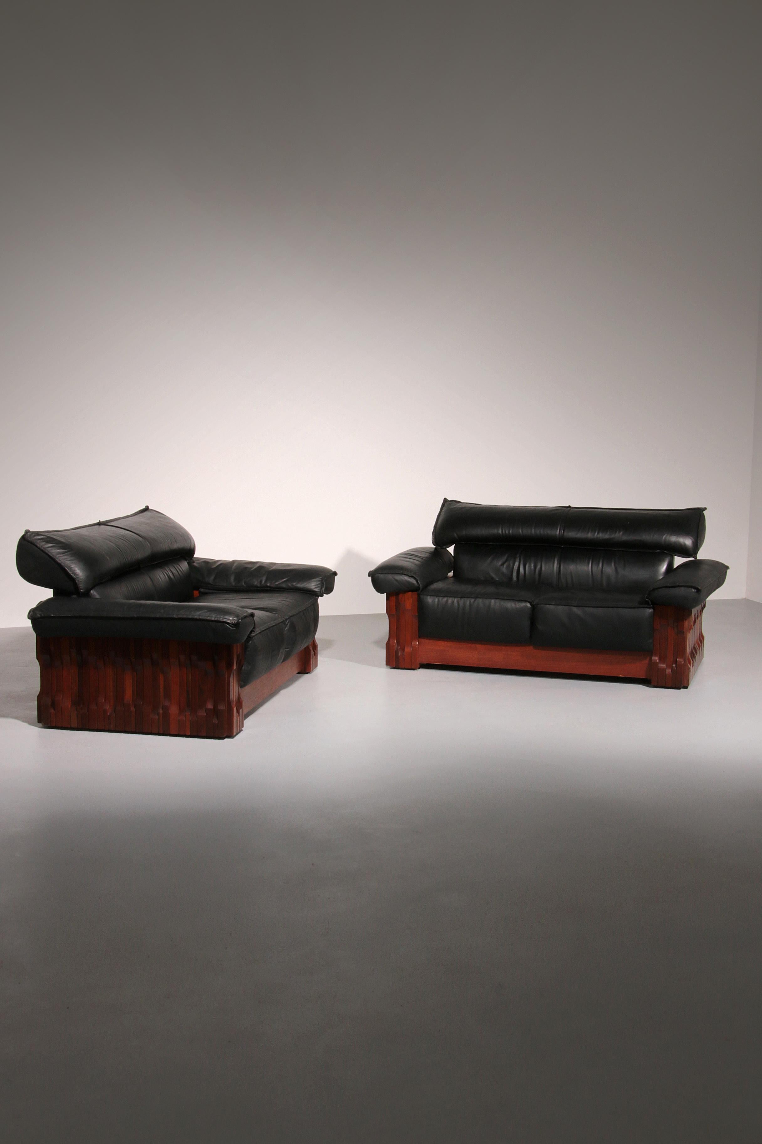 Banc de piano deux places Modèle Norman de Luciano Frigerio Di Desio, 1968


Une magnifique biplace brutaliste italienne de la série 