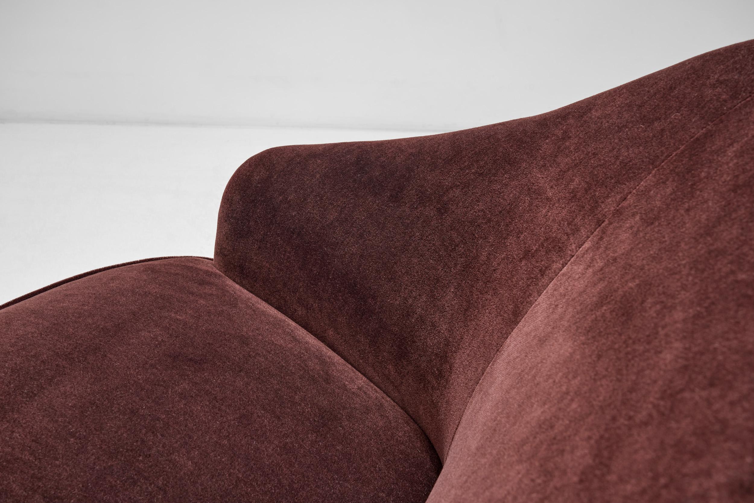 Zweisitziges italienisches Sofa der Jahrhundertmitte, Italien um 1950 im Angebot 3