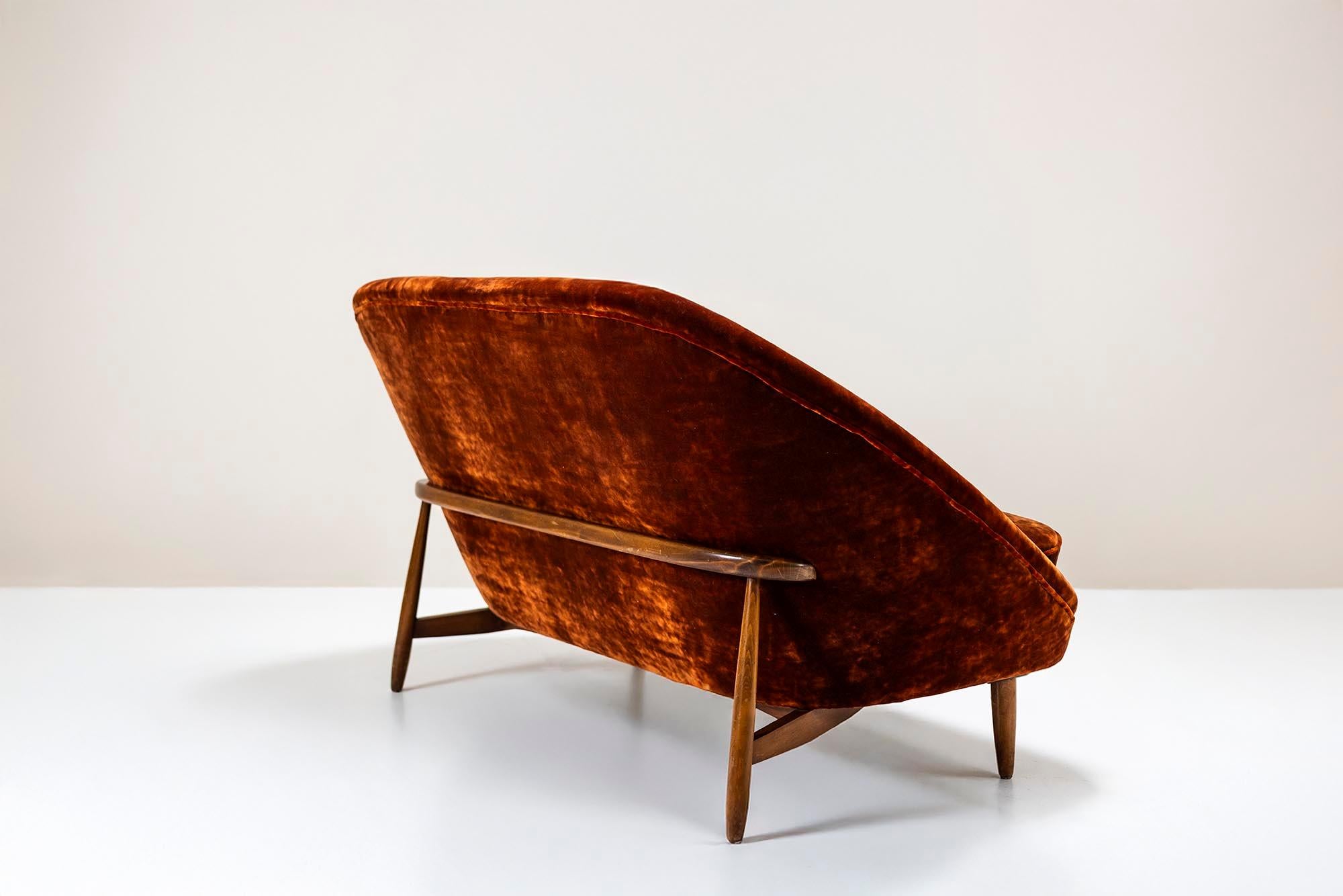 Modèle 115 en velours de Theo Ruth pour Artifort, Pays-Bas en vente 3