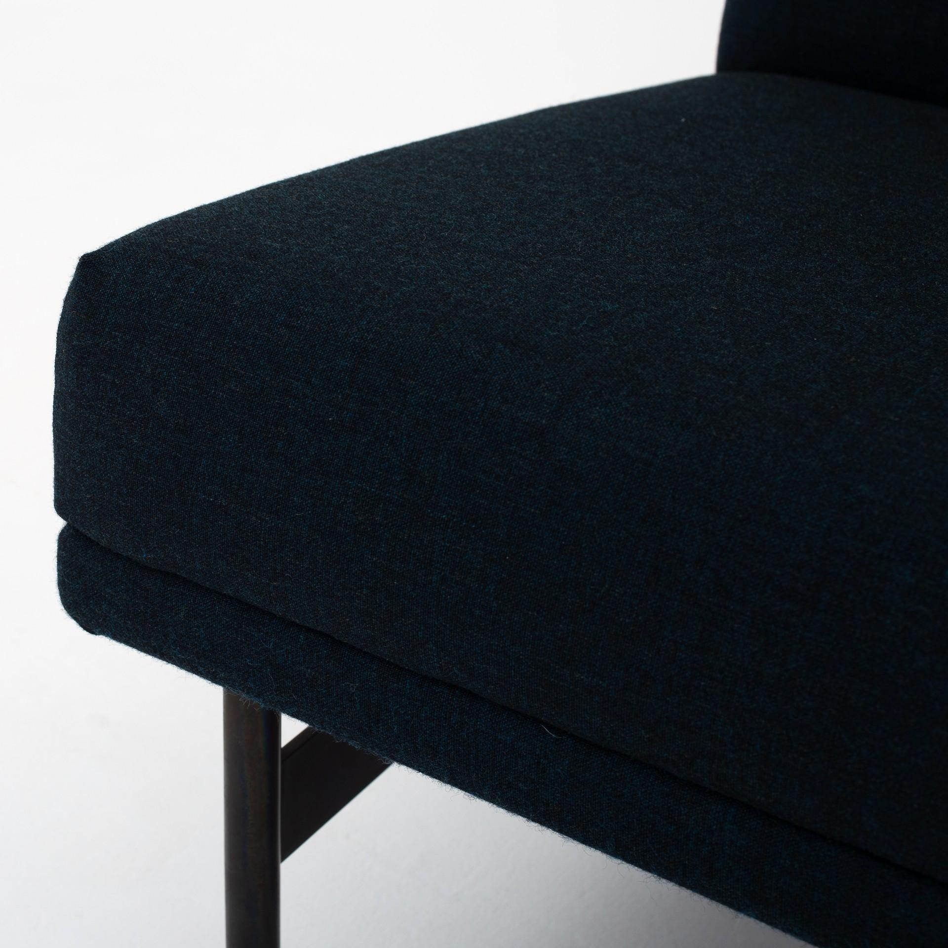 Two-Seat Sofa by Finn Juhl im Zustand „Relativ gut“ in Copenhagen, DK