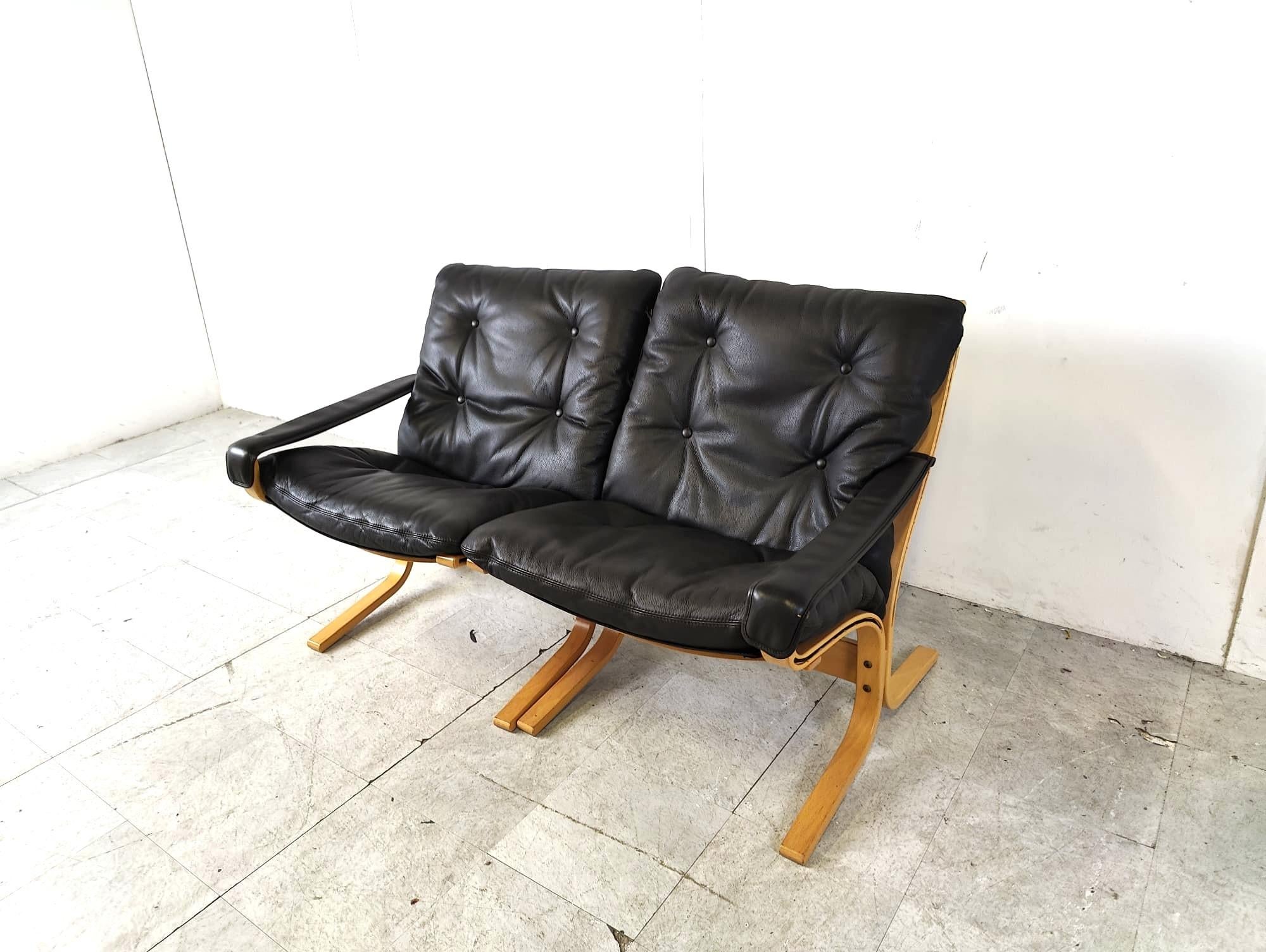 Leather Two seater sofa by Ingmar Relling for Westnofa, 1980s For Sale