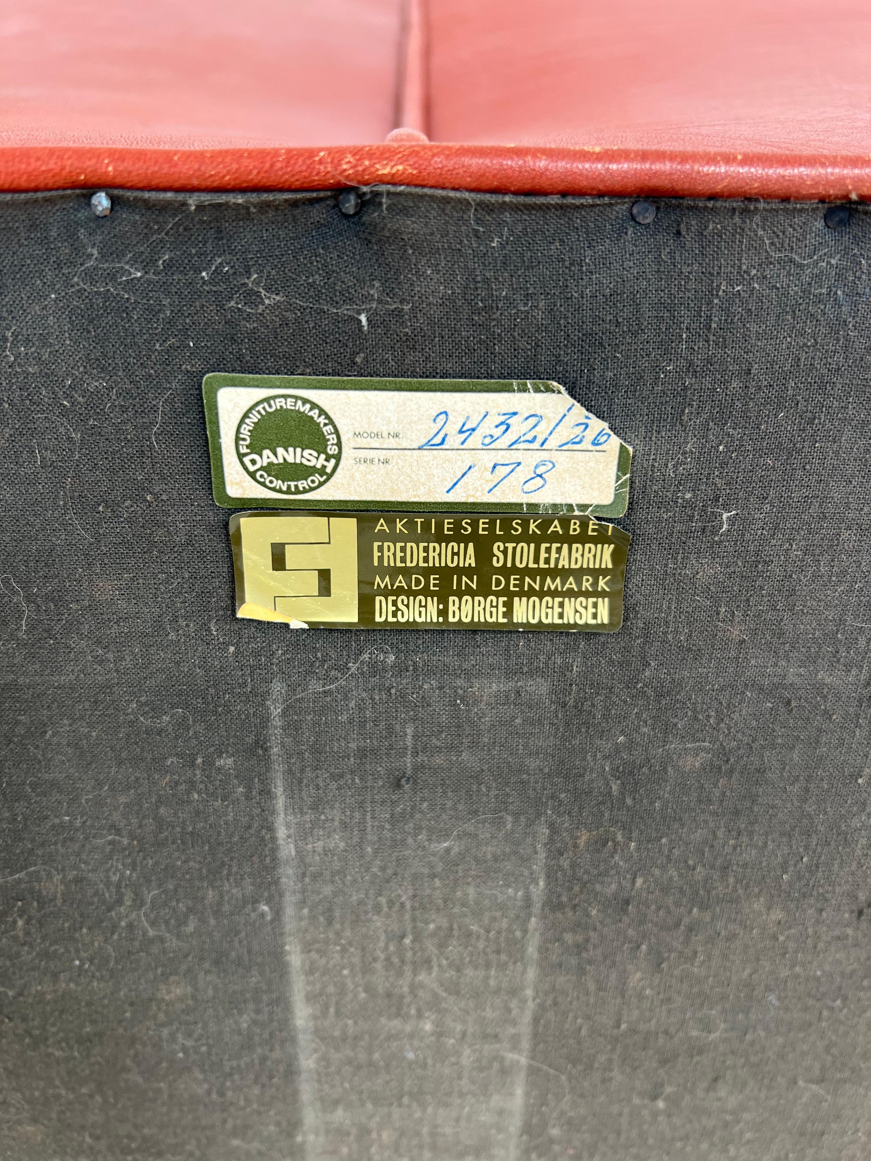 Metà XX secolo Divano a due posti in pelle cognac di Børge Mogensen per Fredericia Stolefabrik in vendita