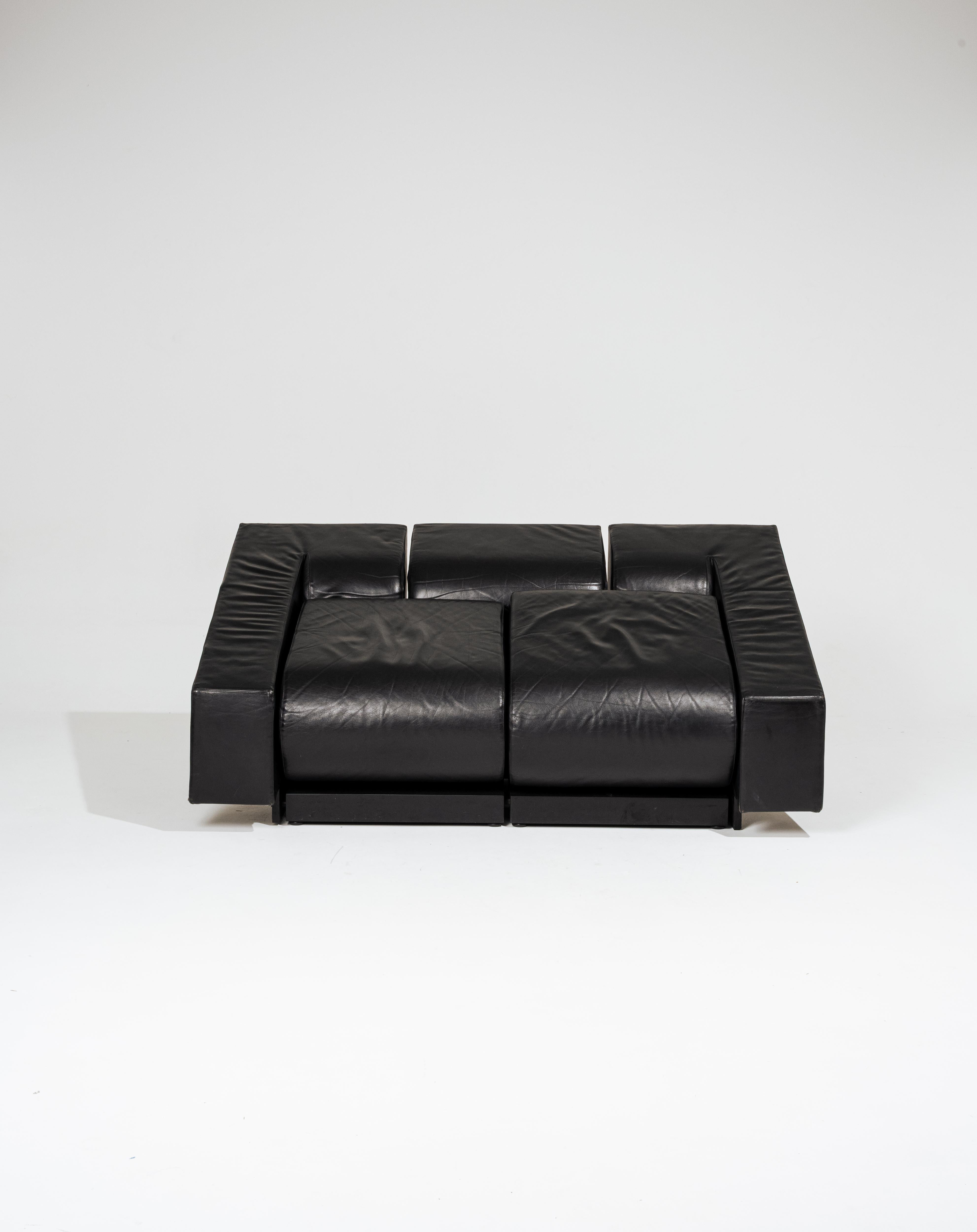 Two-seater sofa in leather, Mario Botta, 1980s For Sale 5