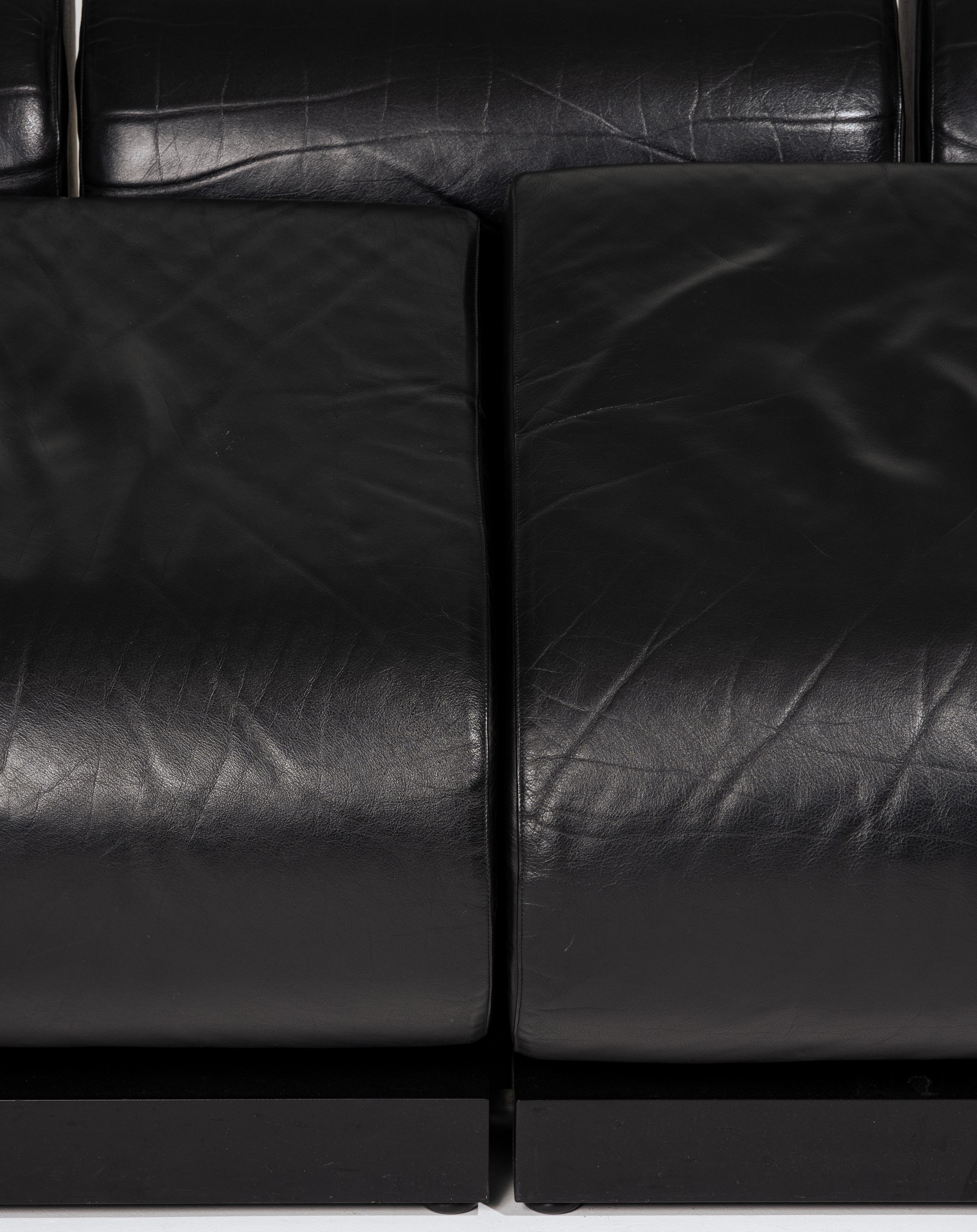 Two-seater sofa in leather, Mario Botta, 1980s For Sale 6