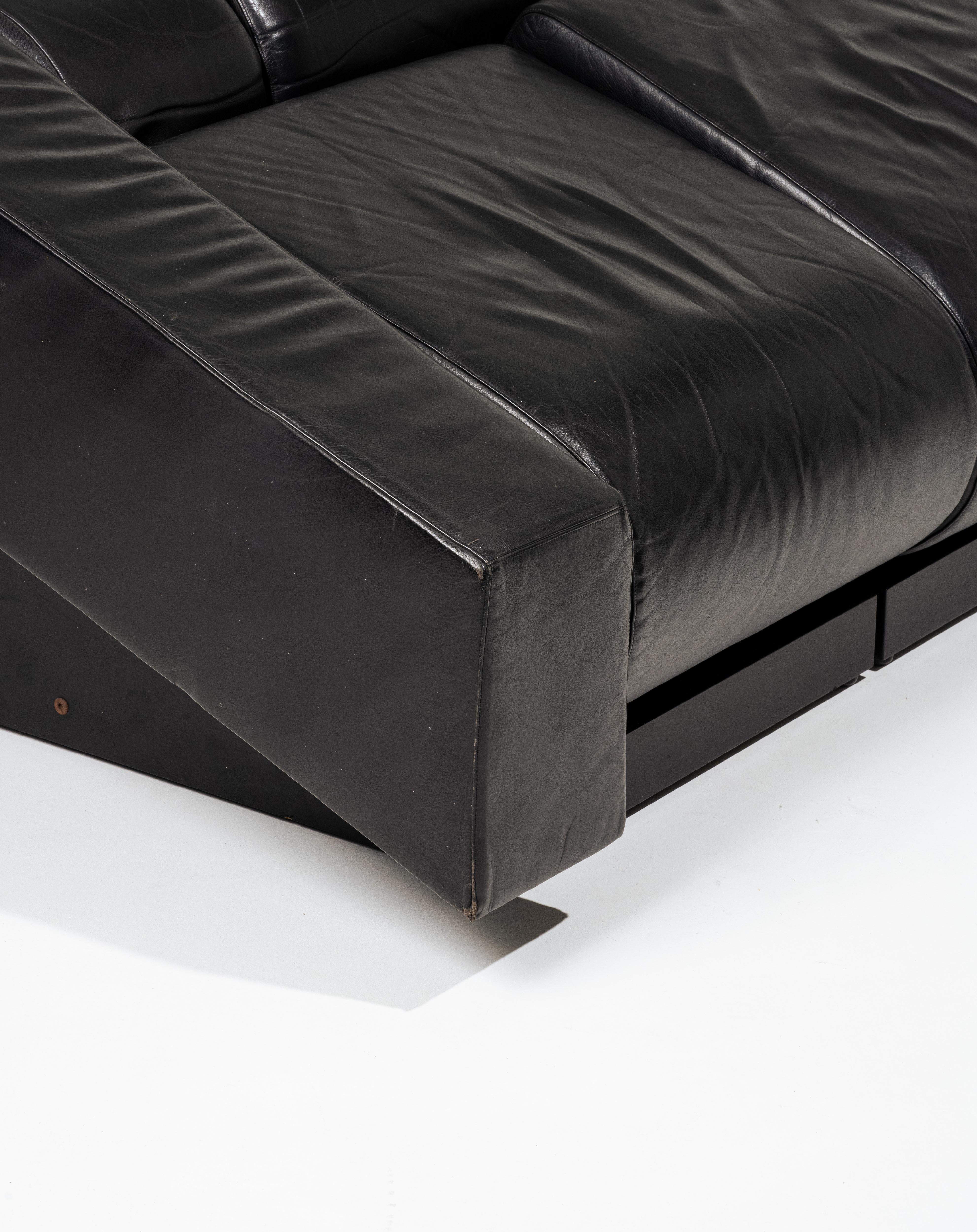 Two-seater sofa in leather, Mario Botta, 1980s For Sale 9