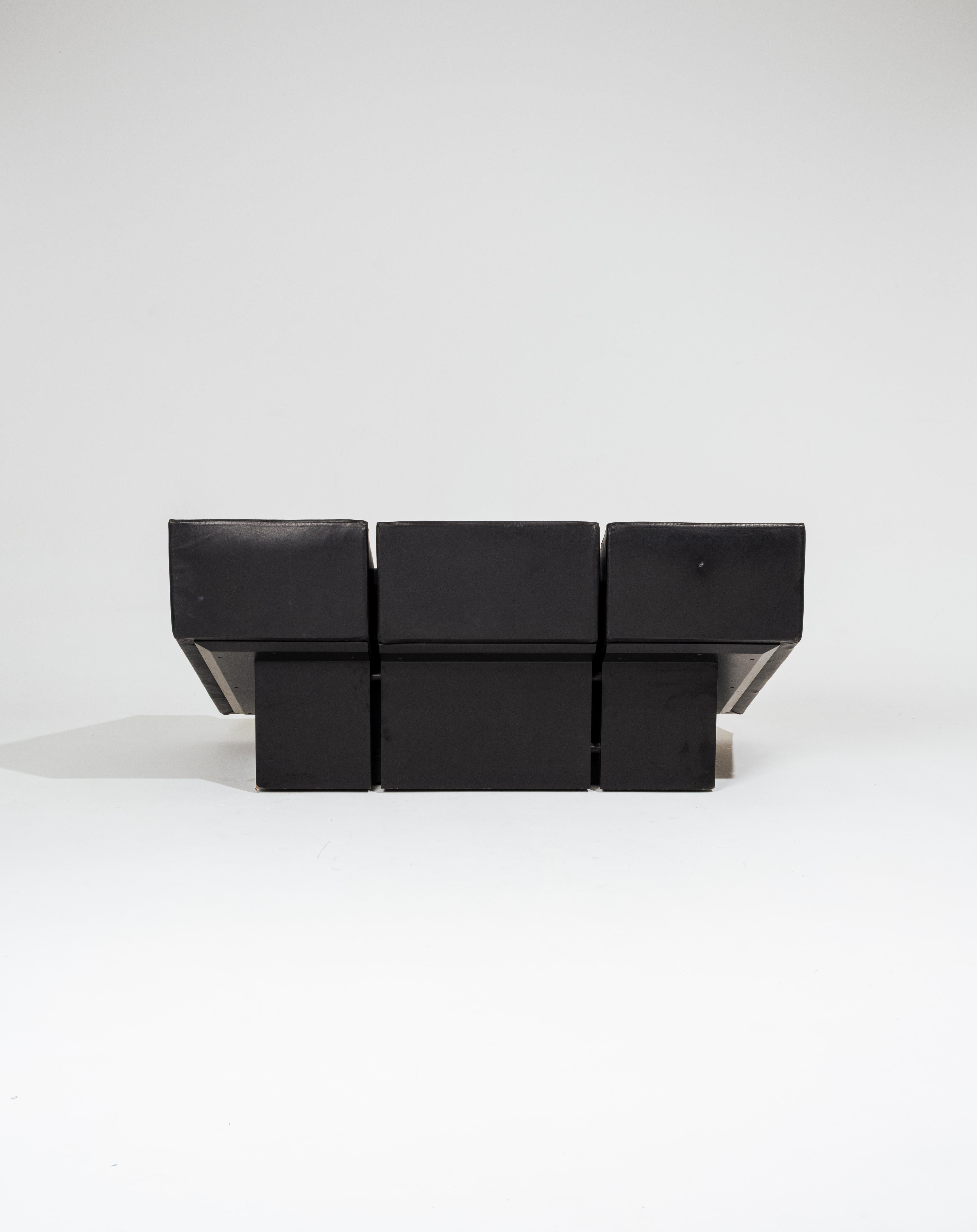 Two-seater sofa in leather, Mario Botta, 1980s For Sale 1