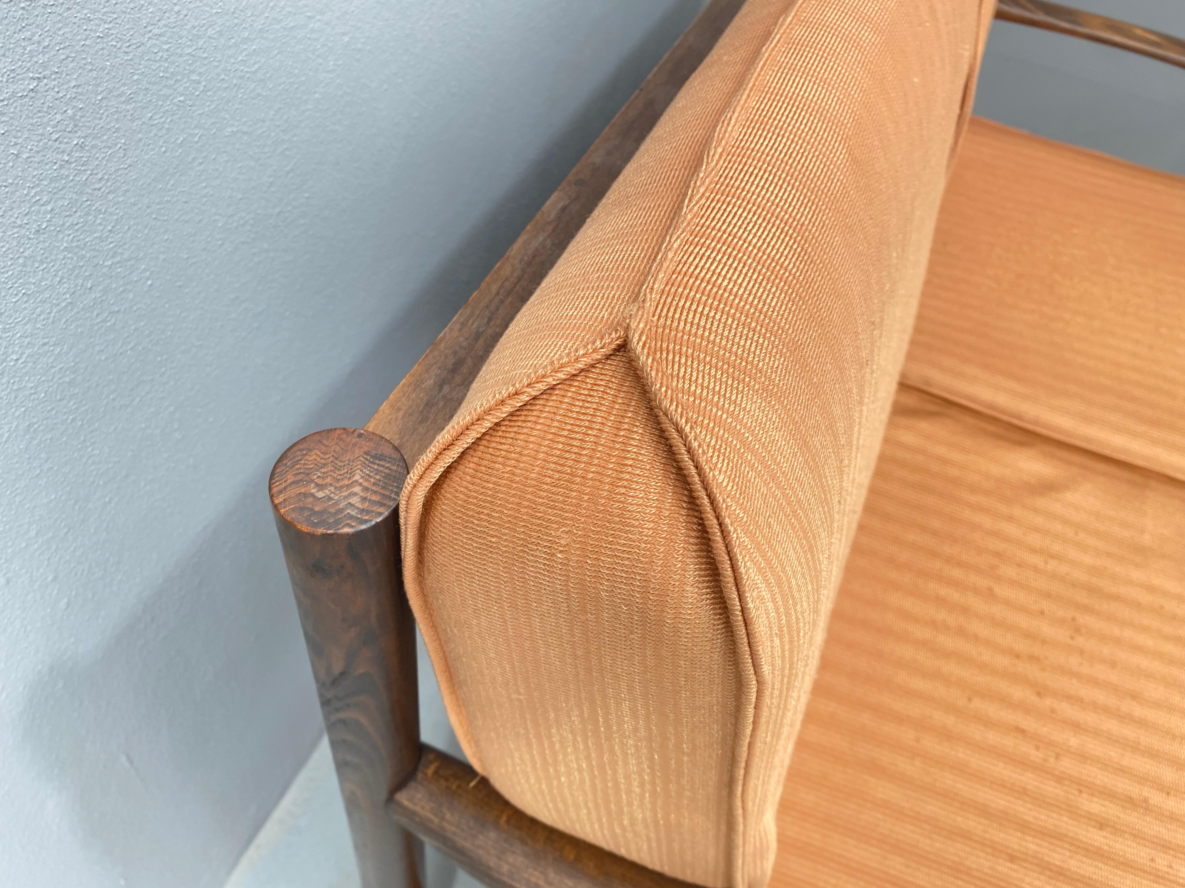 Legno Divano a due posti in stile scandinavo, anni '80 in vendita
