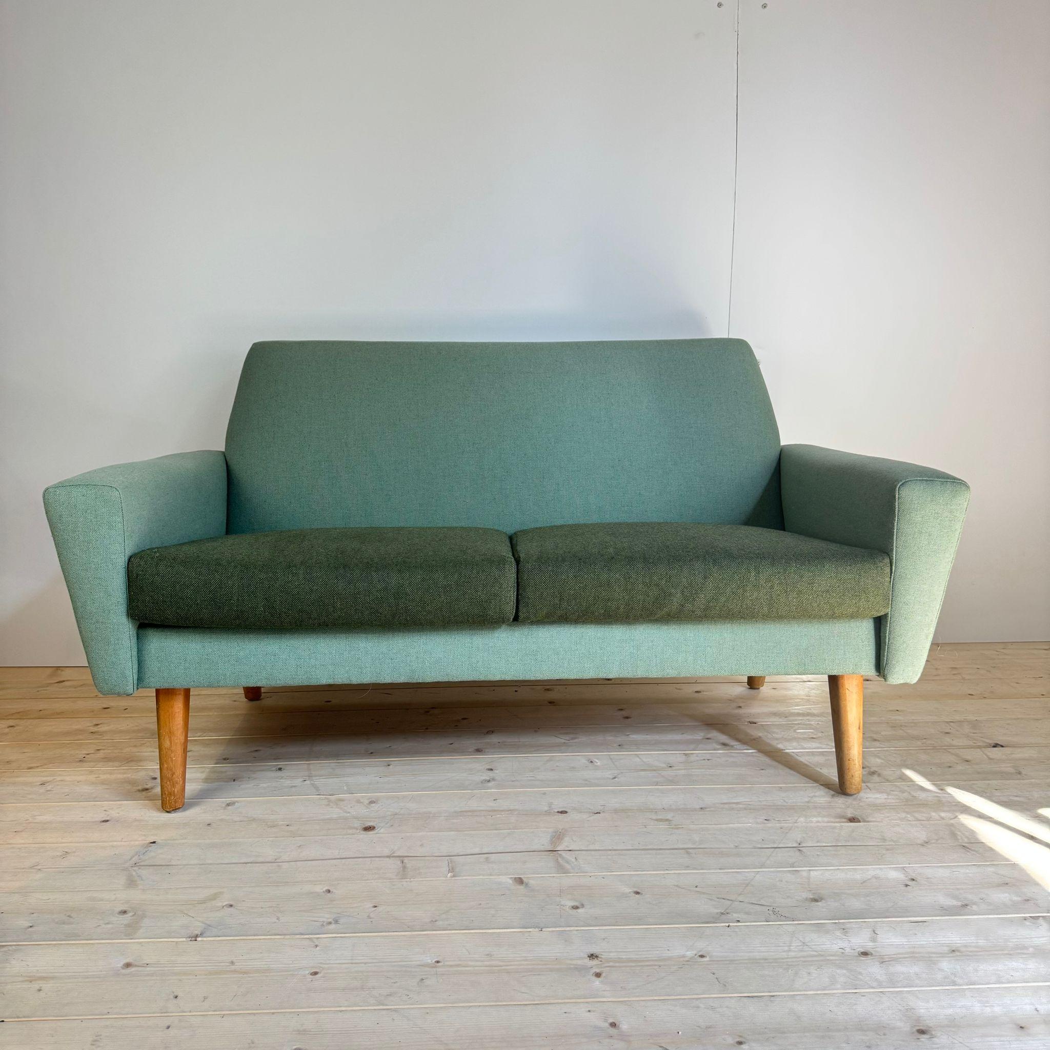 Mid-Century Modern Two seater sofa in wool fabric, Denmark 1960 For Sale