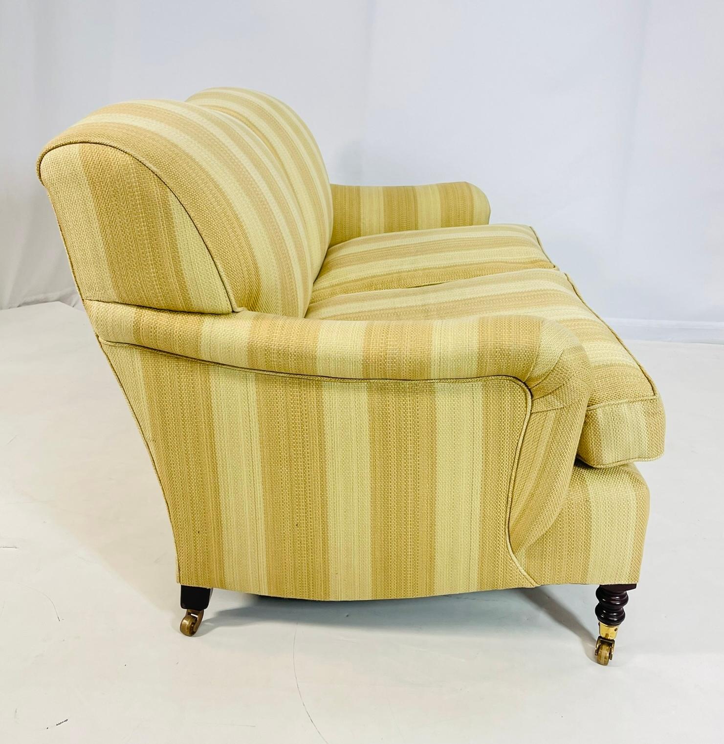 Fine XX secolo Divano a due posti realizzato in Inghilterra da George Smith LTD, Inghilterra 1999 in vendita
