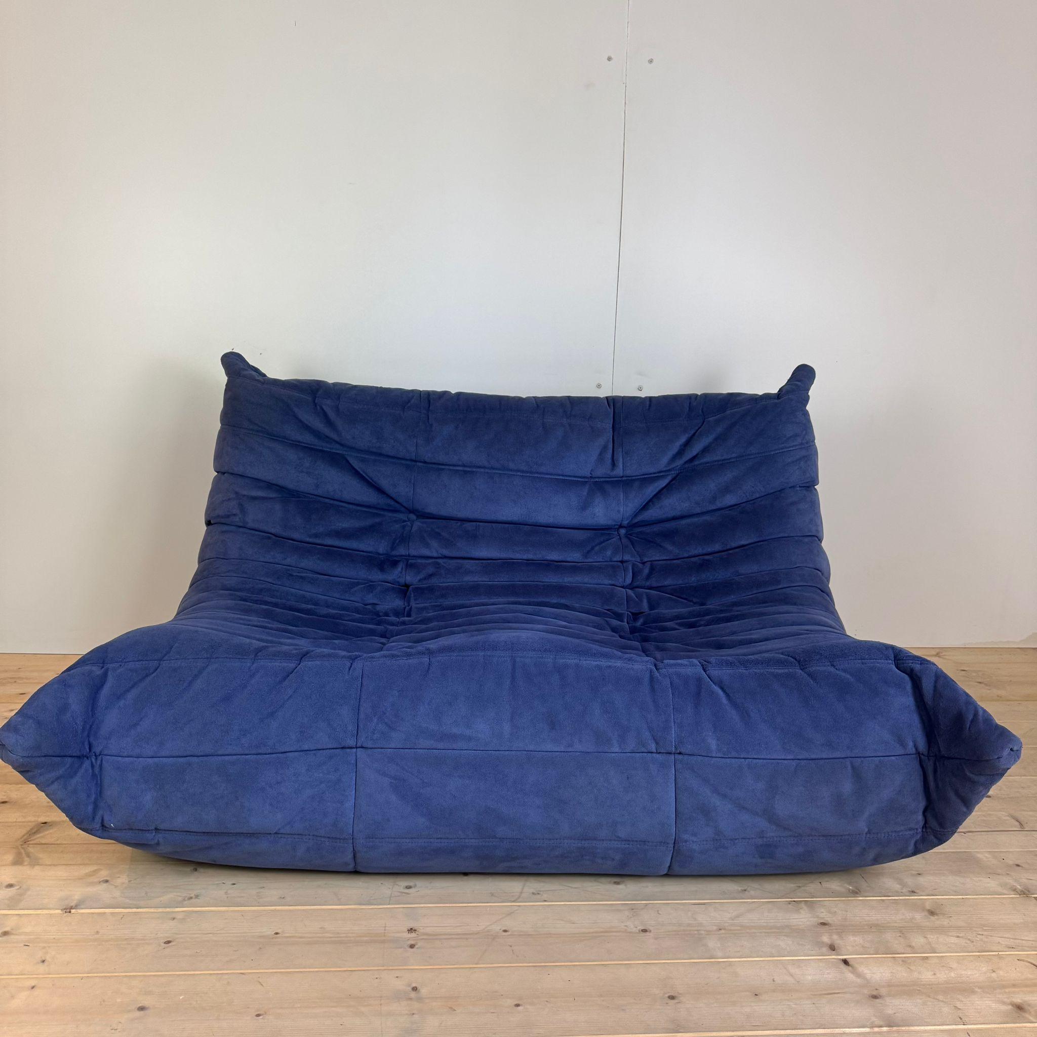 Zweisitziges Sofa 'Togo' aus Alcantara, Michel Ducaroy für Ligne Roset, Frankreich 1960 