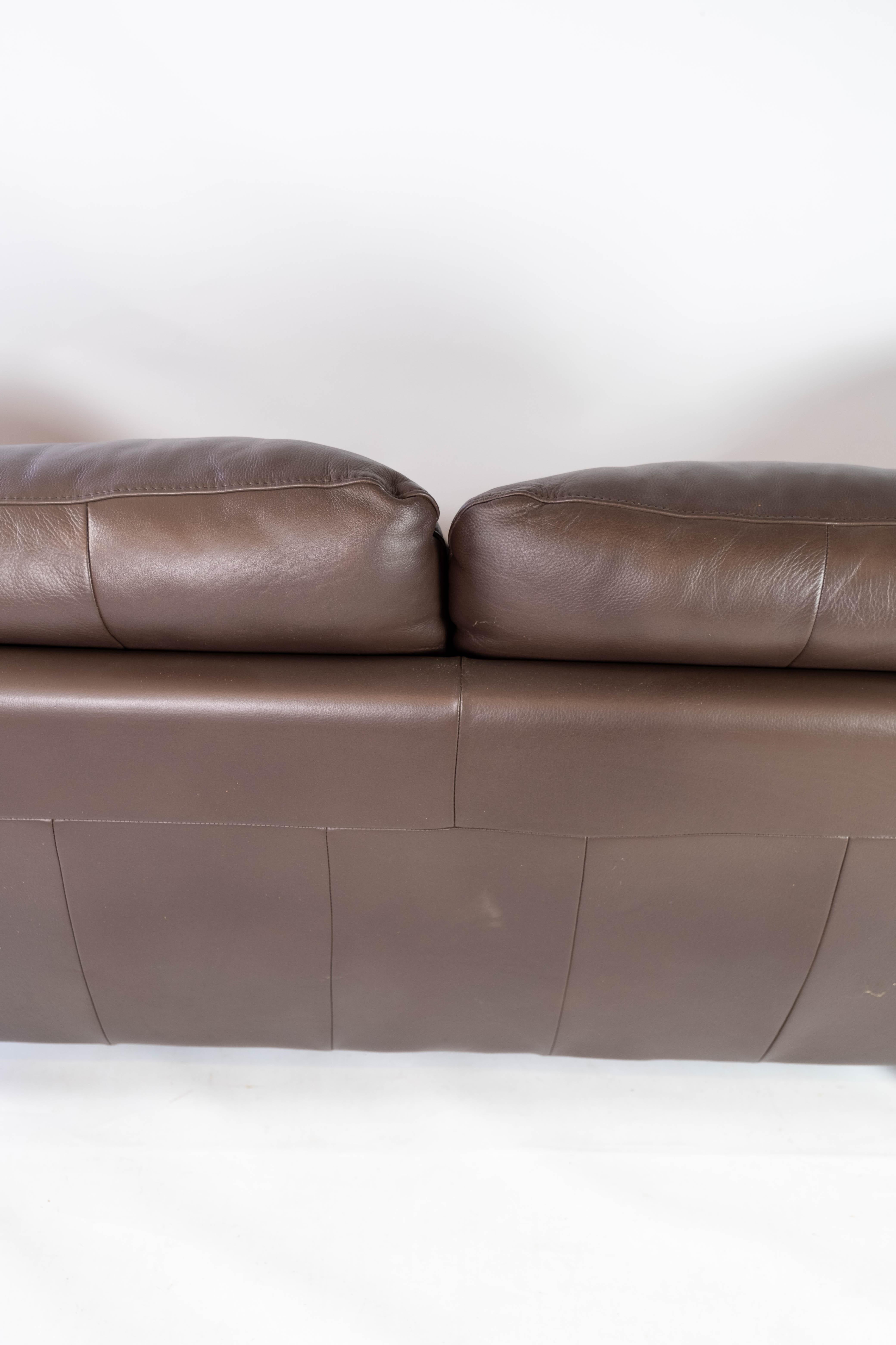 Two Seater Sofa Upholstered with Brown Leather and Frame of Metal, by Italsofa 5