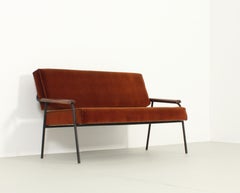 Canapé deux mers avec base en métal noir, Espagne, années 1960