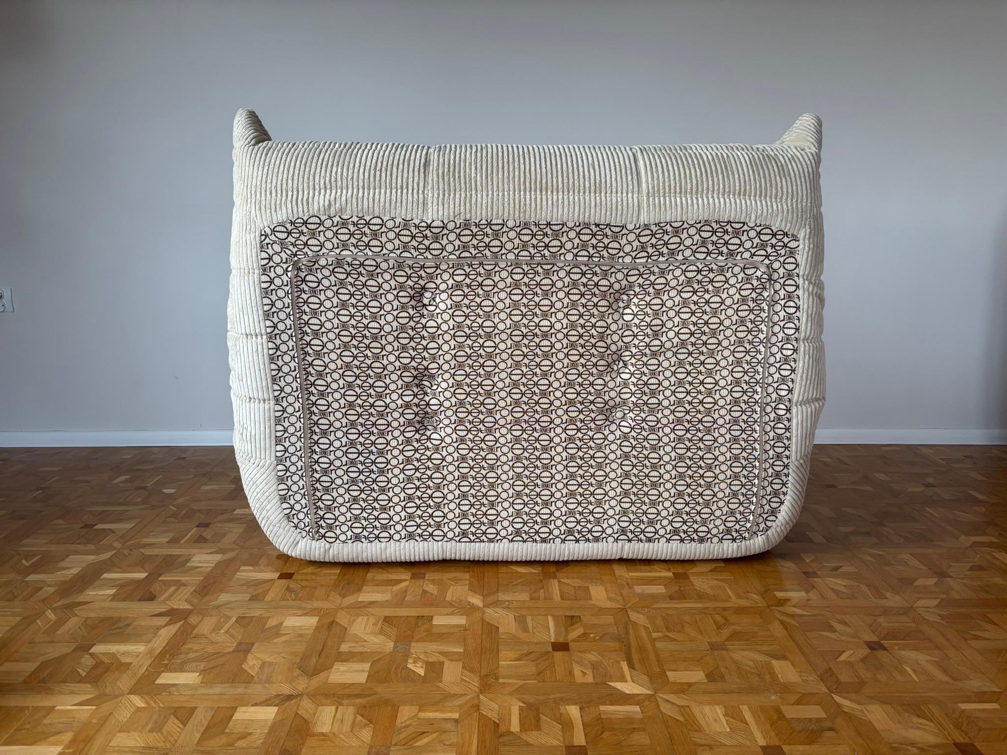 Togo-Sofa mit zwei Sitzen von Michel Ducaroy für Ligne Roset (20. Jahrhundert) im Angebot