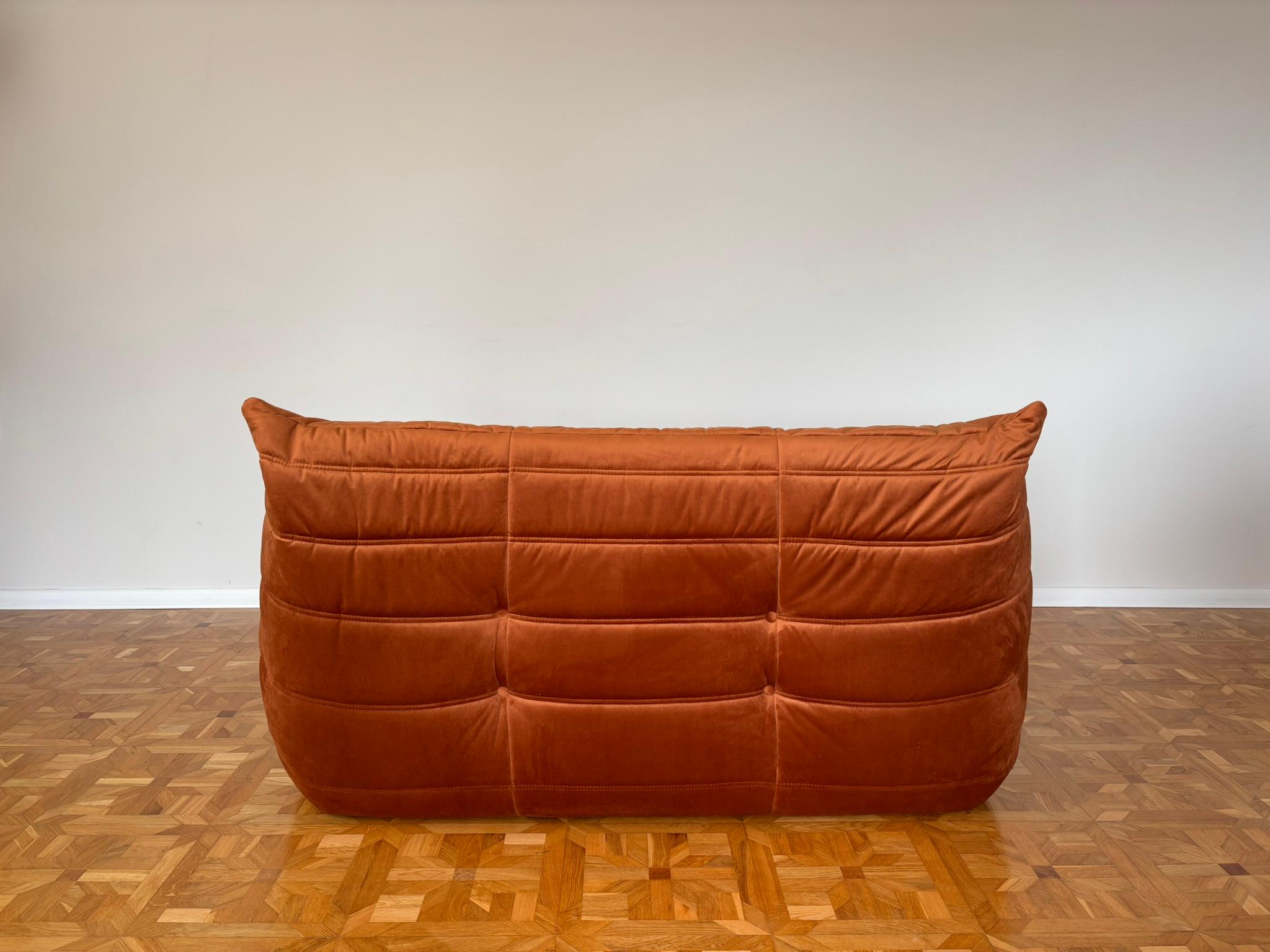 Tessile Divano a due posti Togo di Michel Ducaroy per Ligne Roset in vendita