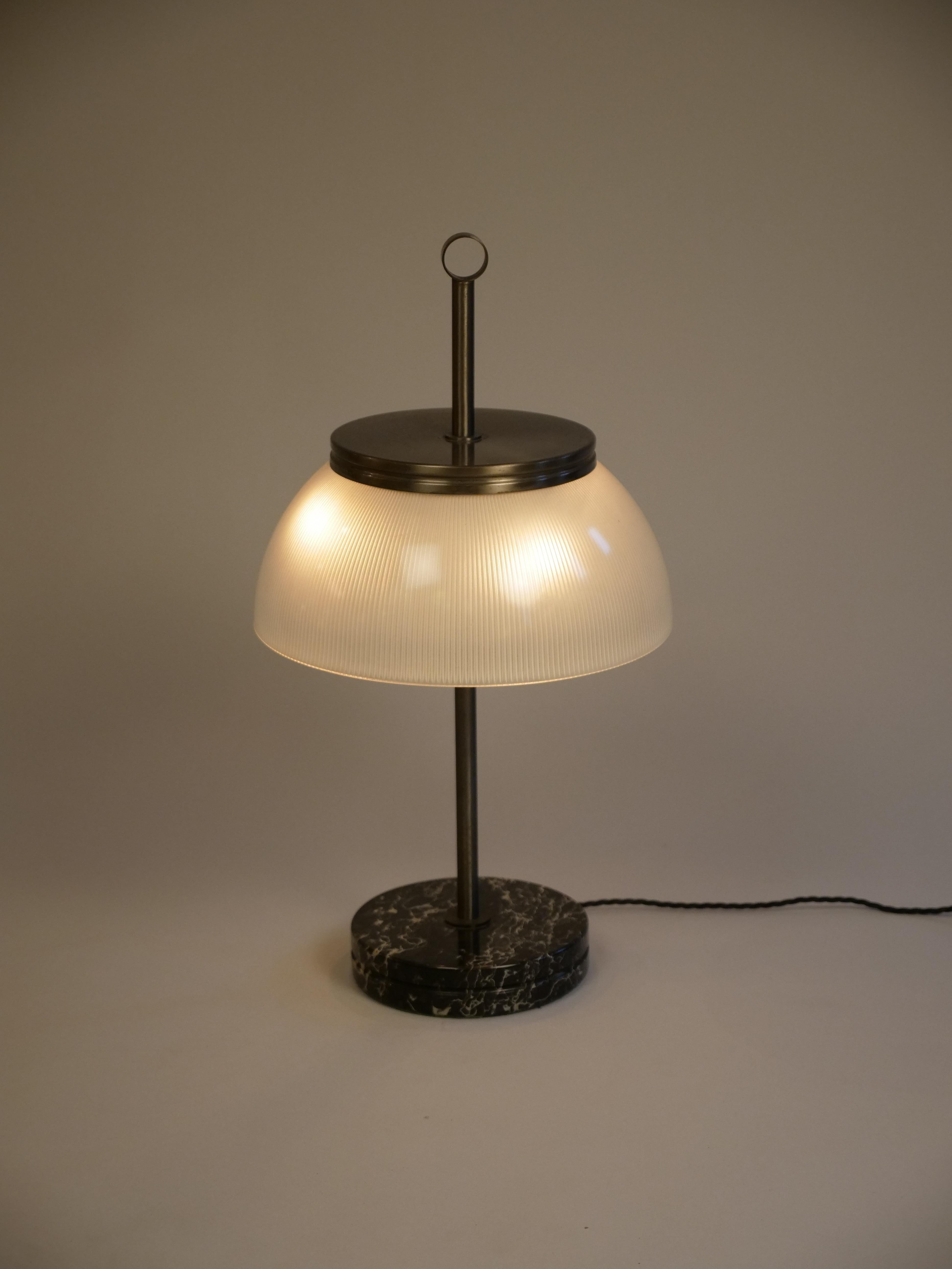 Two Sergio Mazza 'Alfa' table lights. Original edition c1960 Italiano en venta