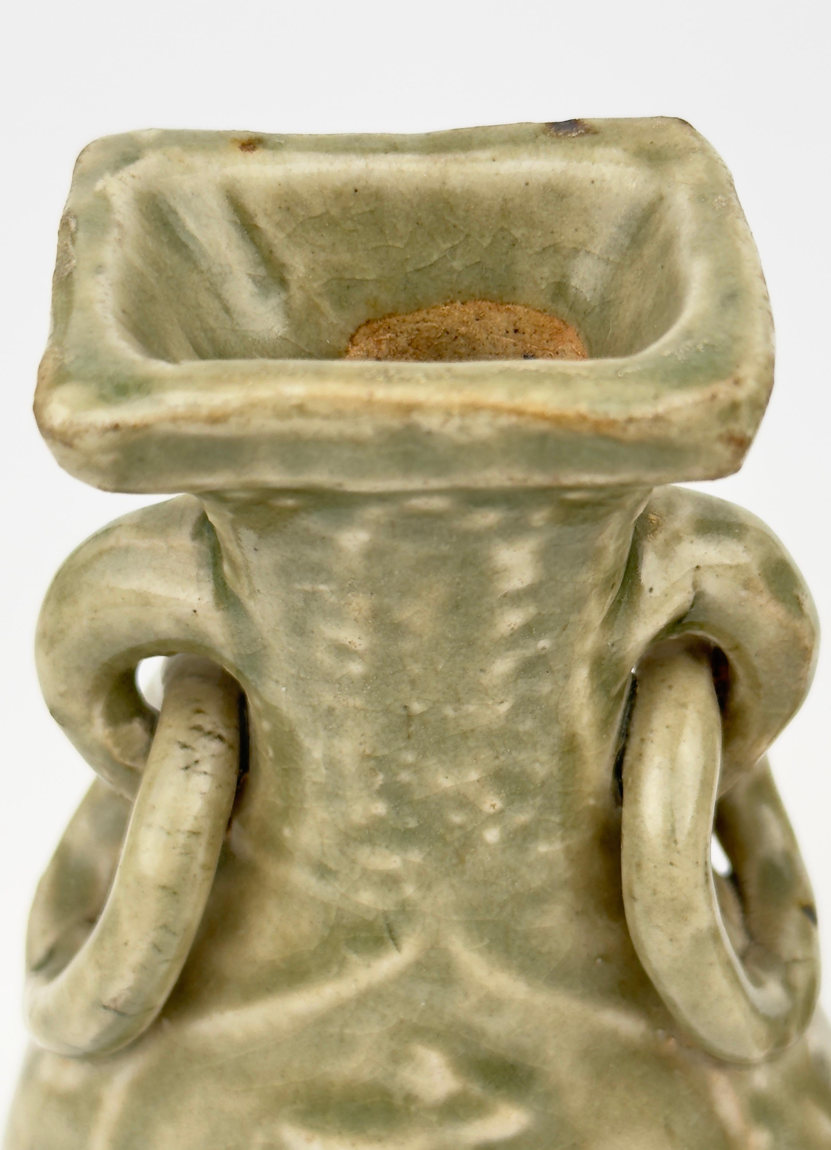 Due set di vasi Longquan Celadon modellati 'Fu Shou', dinastia Ming in vendita 5