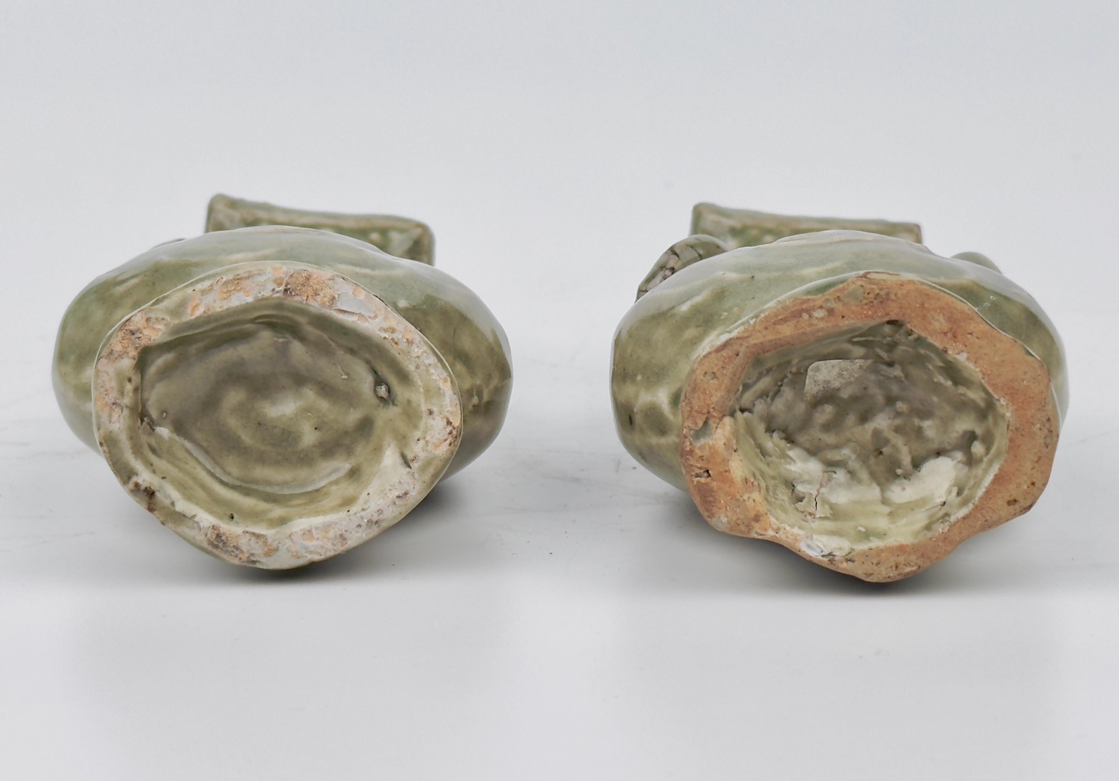 Due set di vasi Longquan Celadon modellati 'Fu Shou', dinastia Ming in vendita 7