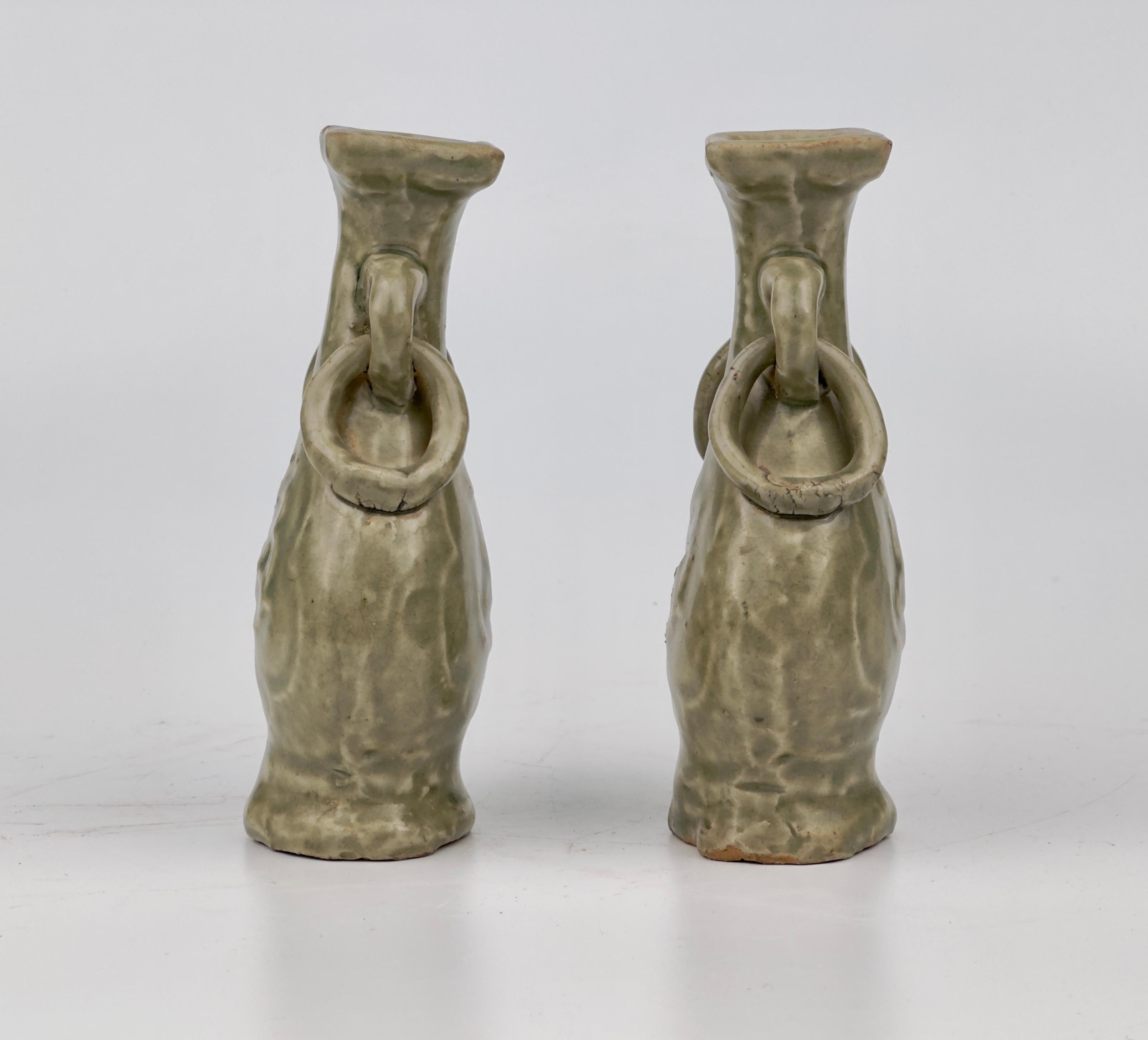 Due set di vasi Longquan Celadon modellati 'Fu Shou', dinastia Ming In condizioni buone in vendita a seoul, KR