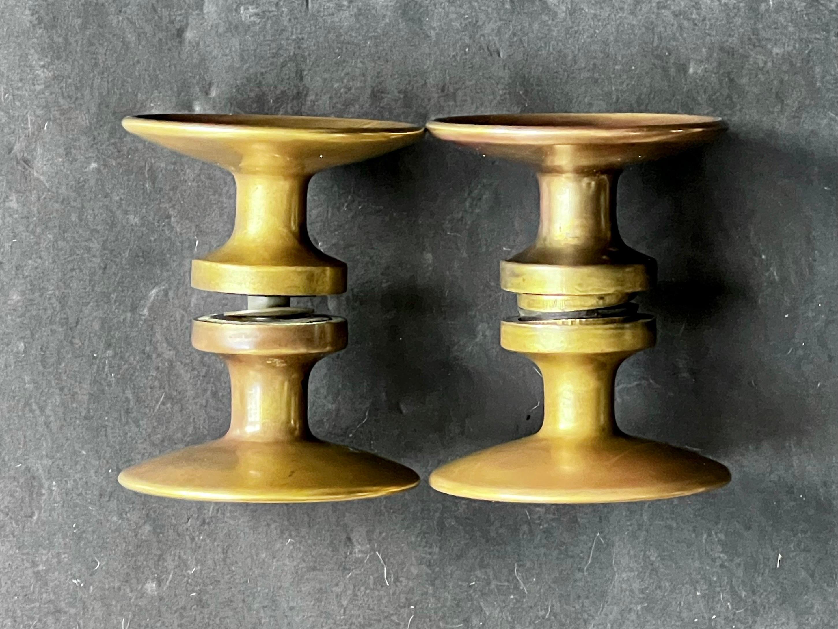 Francese Due set di maniglie circolari di medie dimensioni in bronzo, metà del XX secolo, Francia in vendita