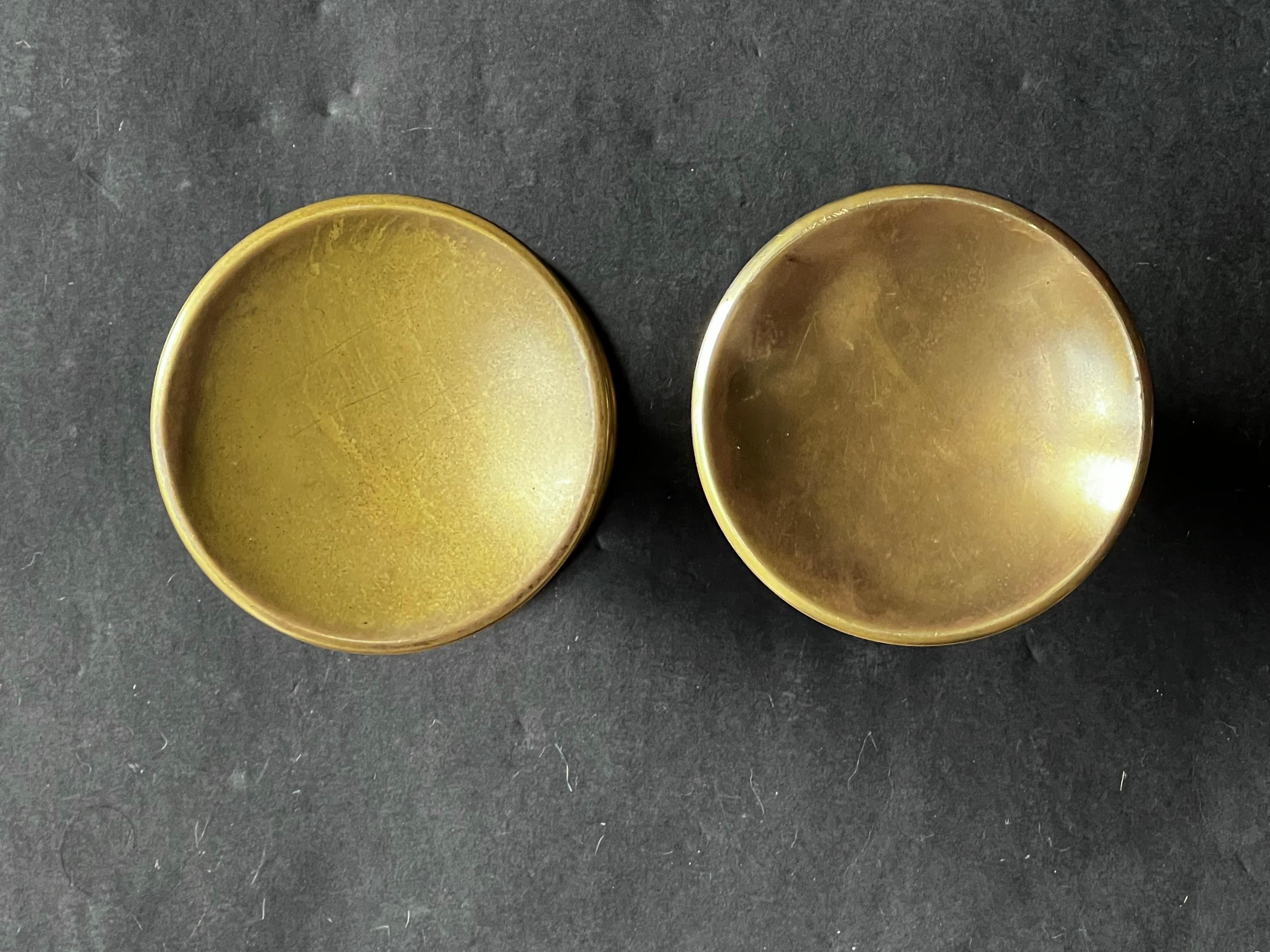 Due set di maniglie circolari di medie dimensioni in bronzo, metà del XX secolo, Francia in vendita 1