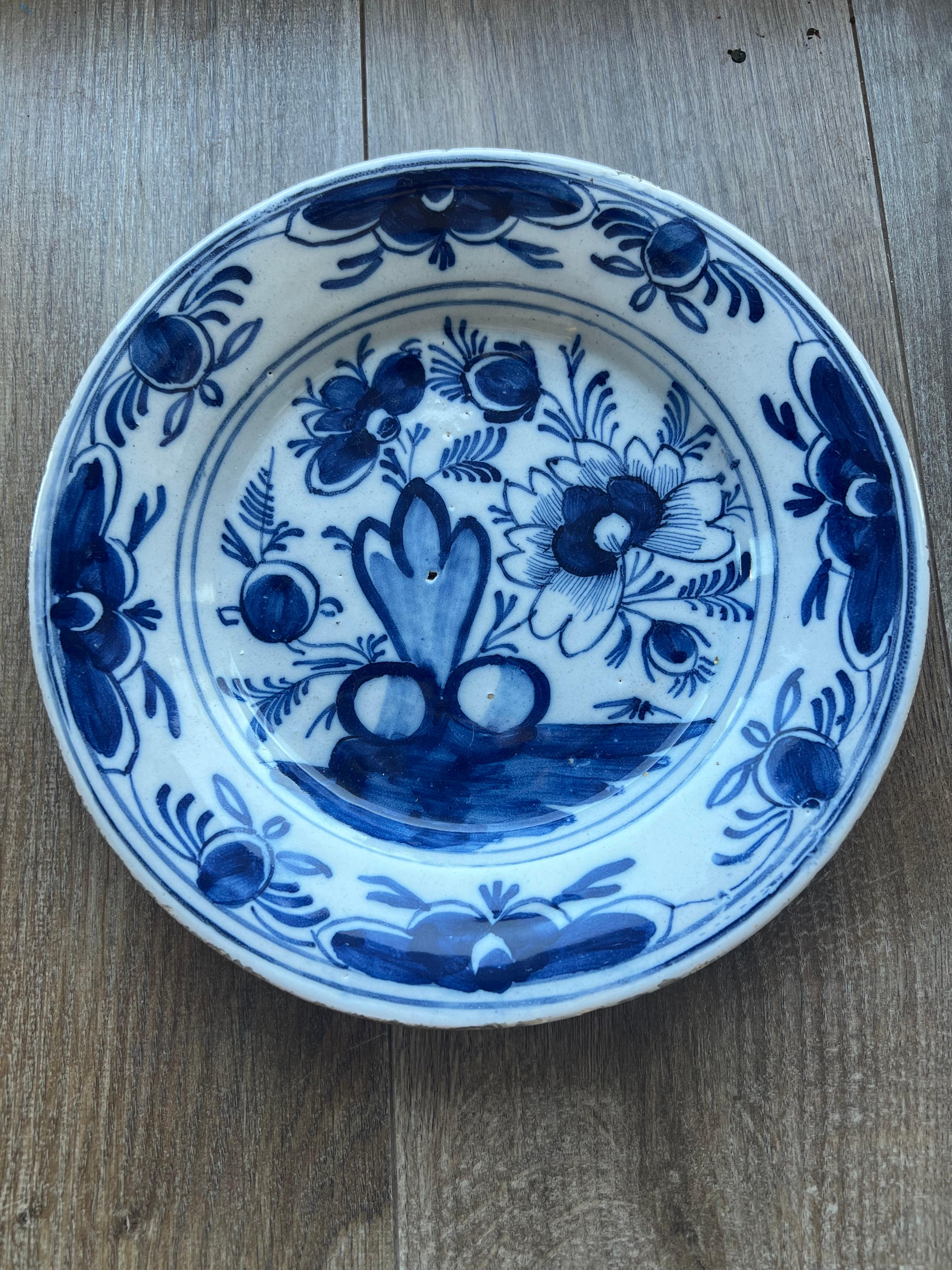 Hand-Painted Two Sets of Late 18th Century Dutch Delft Plates, circa 1790 For Sale