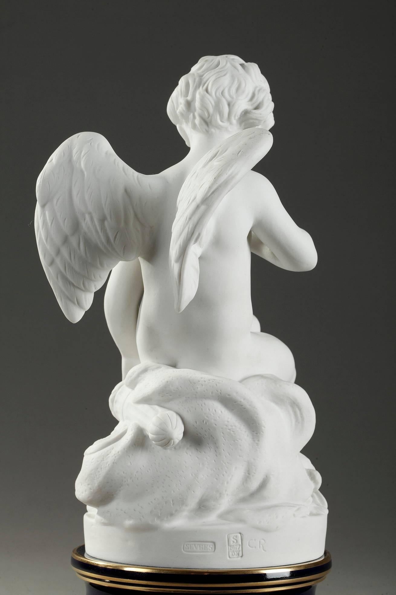 Deux figurines en porcelaine de Sèvres menaçant Cupidon et Psyché d'après Falconet 1