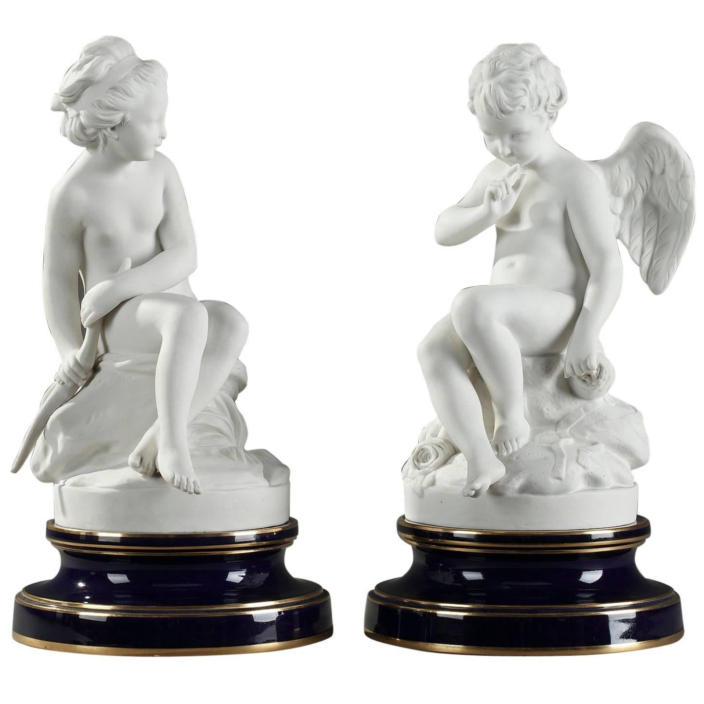 Deux figurines en porcelaine de Sèvres menaçant Cupidon et Psyché d'après Falconet