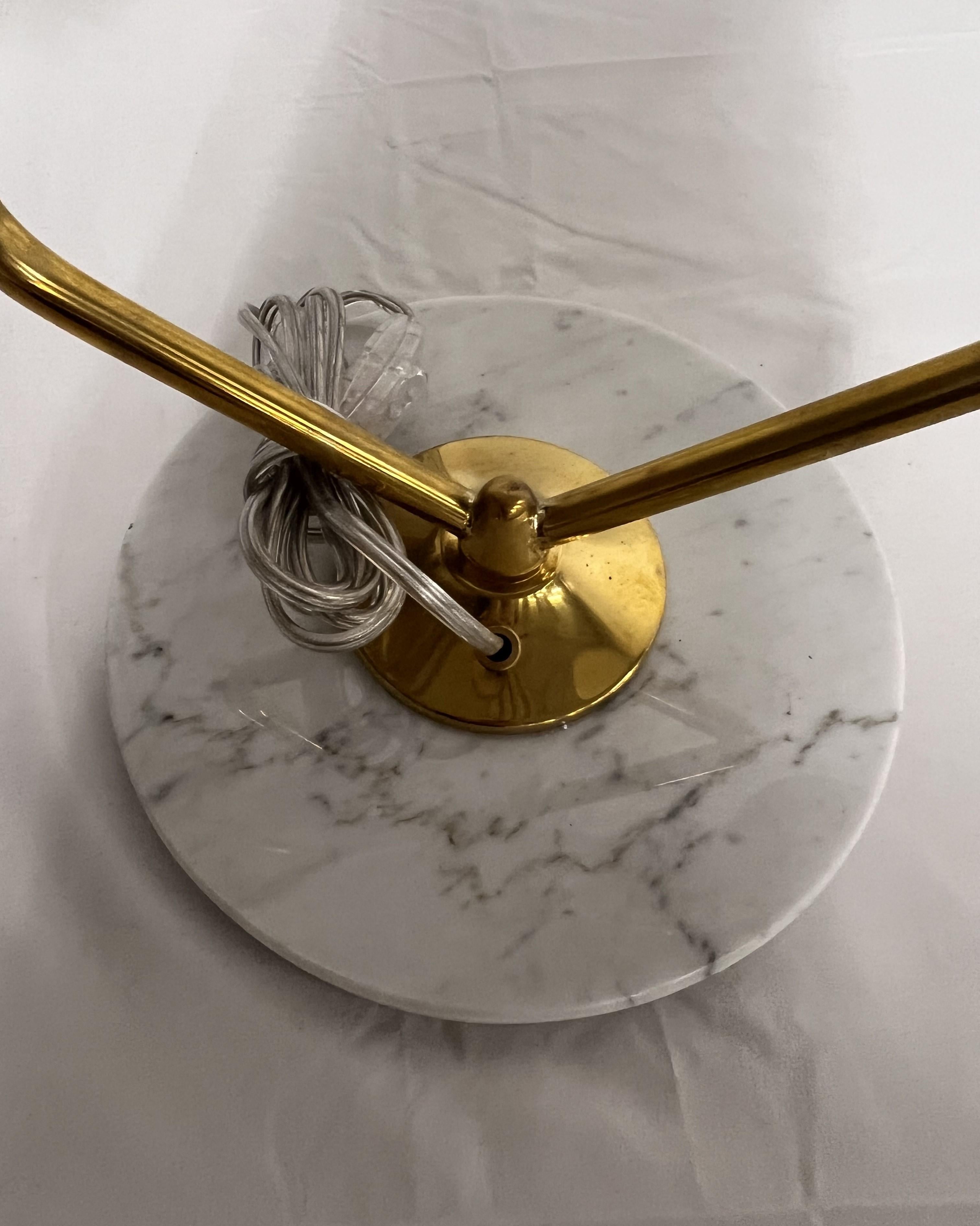 Lampe à poser à deux abat-jour en vente 5