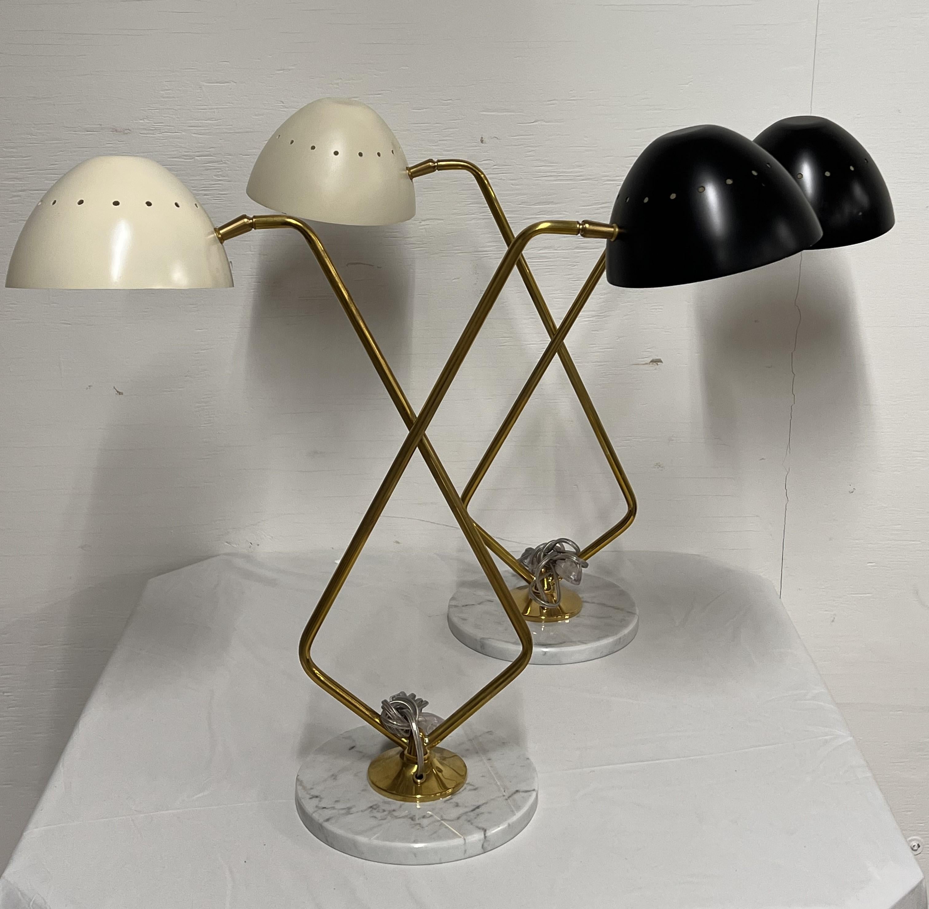 Laiton Lampe à poser à deux abat-jour en vente
