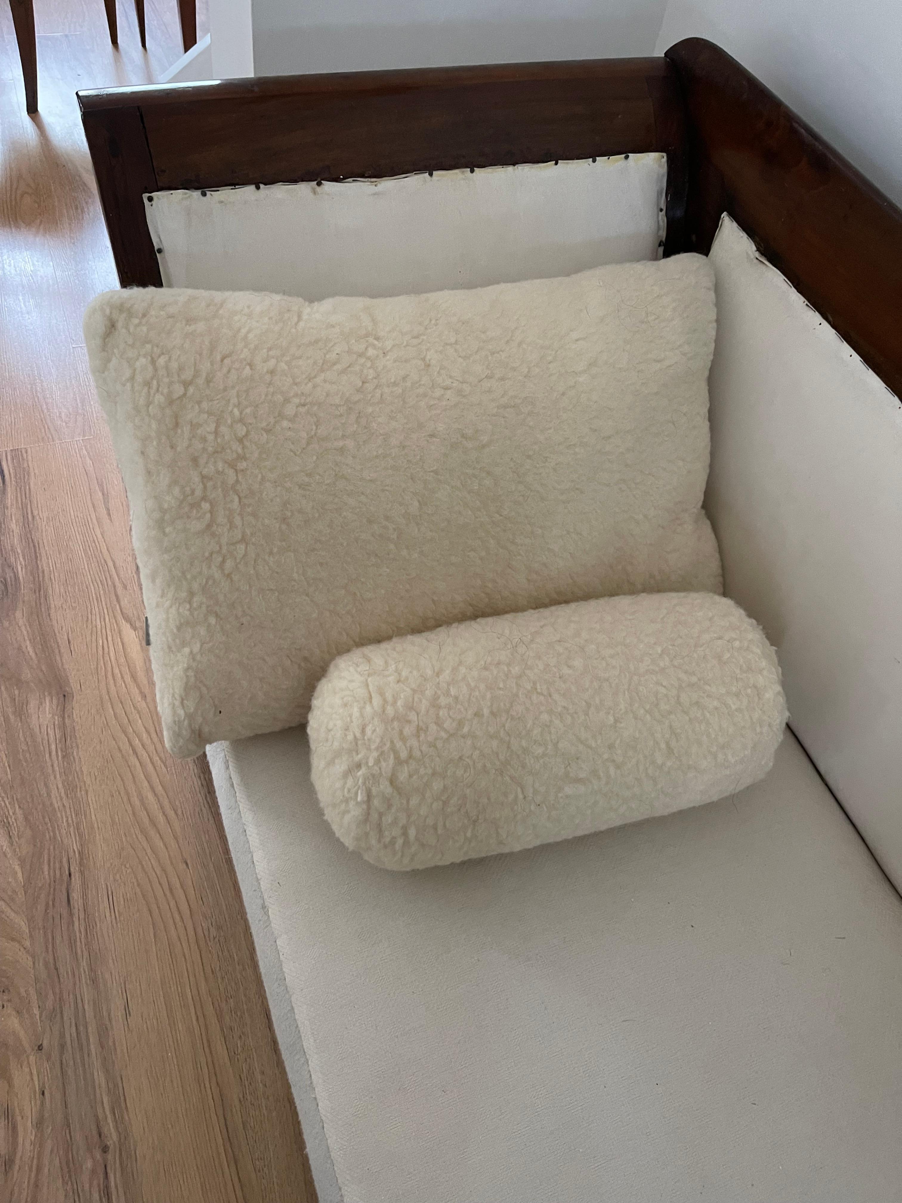 Organische Moderne Sherpa Chalet-Kissen im Zustand „Gut“ im Angebot in Boca Raton, FL