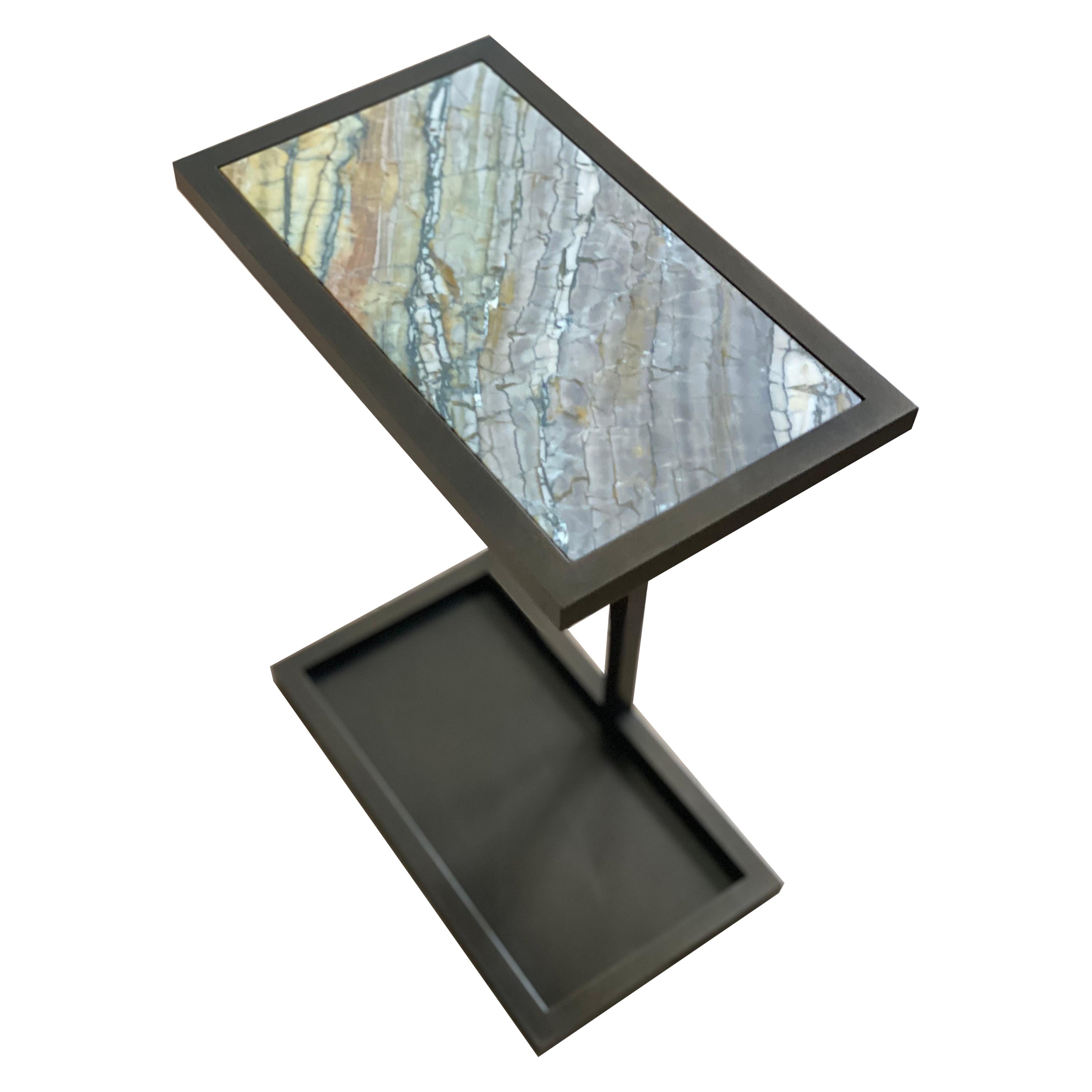 Table Martinez Martini faite sur mesure avec deux étagères et surface en marbre enduit de poudre