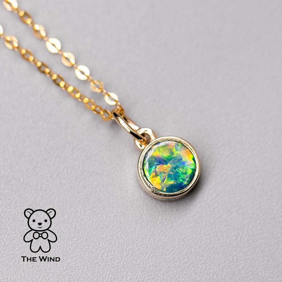 Arts and Crafts Collana con ciondolo a due lati in opale australiano e malachite 14K Yellow G in vendita