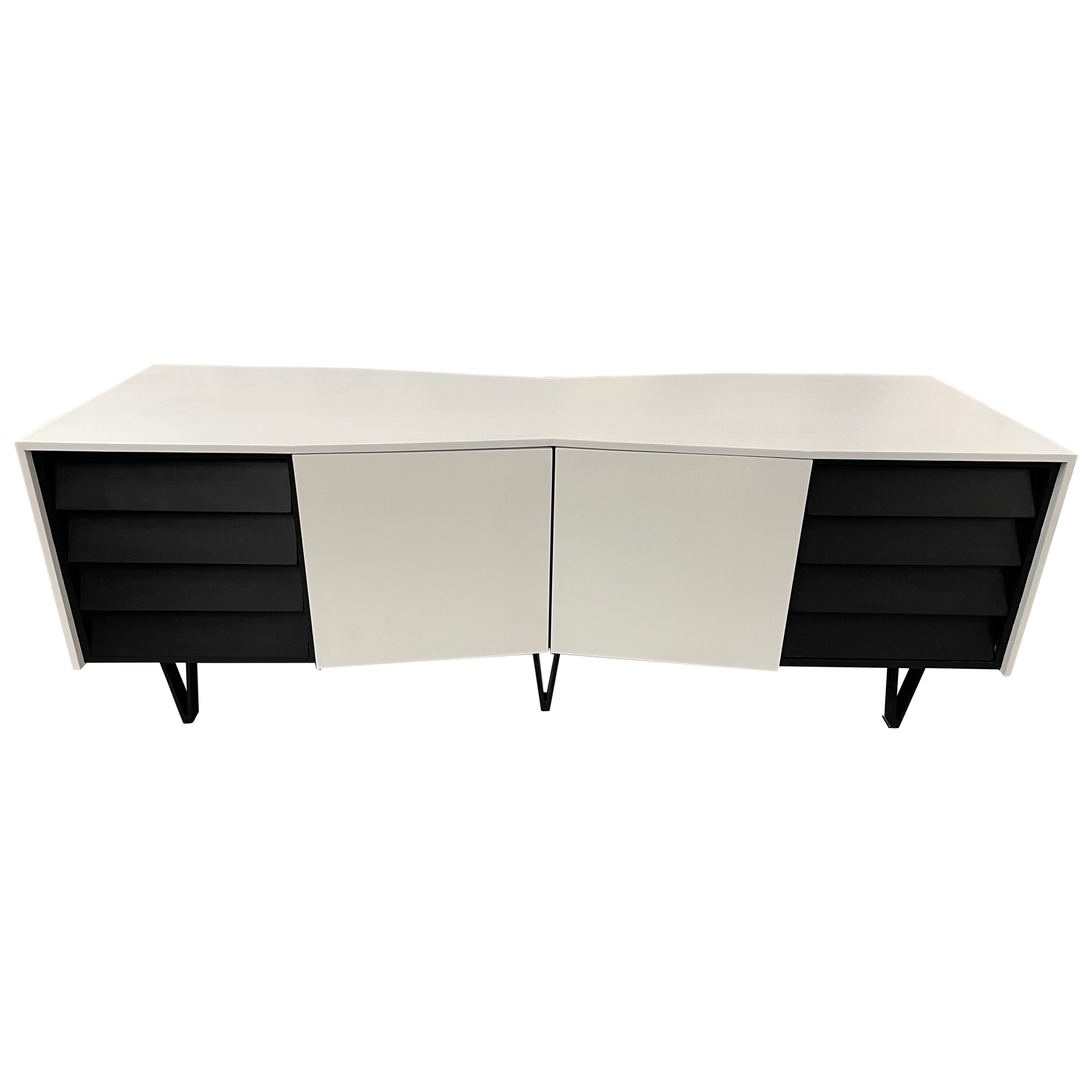 Credenza angolare su due lati