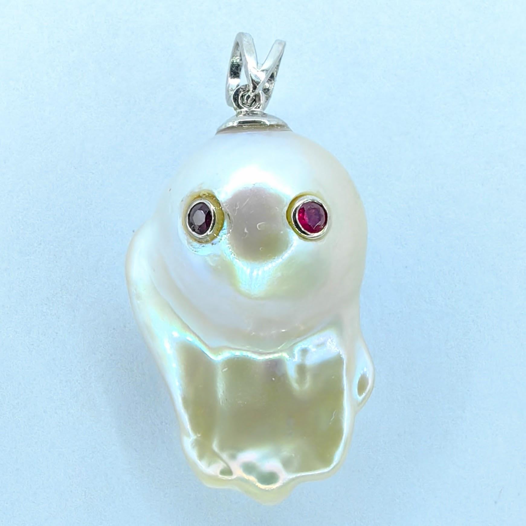 Darling Phantom Gemini: Rubin & Saphir Zweigesichtiger Ghost-Perlen-Anhänger aus 18K Gold für Damen oder Herren im Angebot