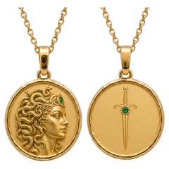 Pendentif amulette de protection à double face représentant Méduse