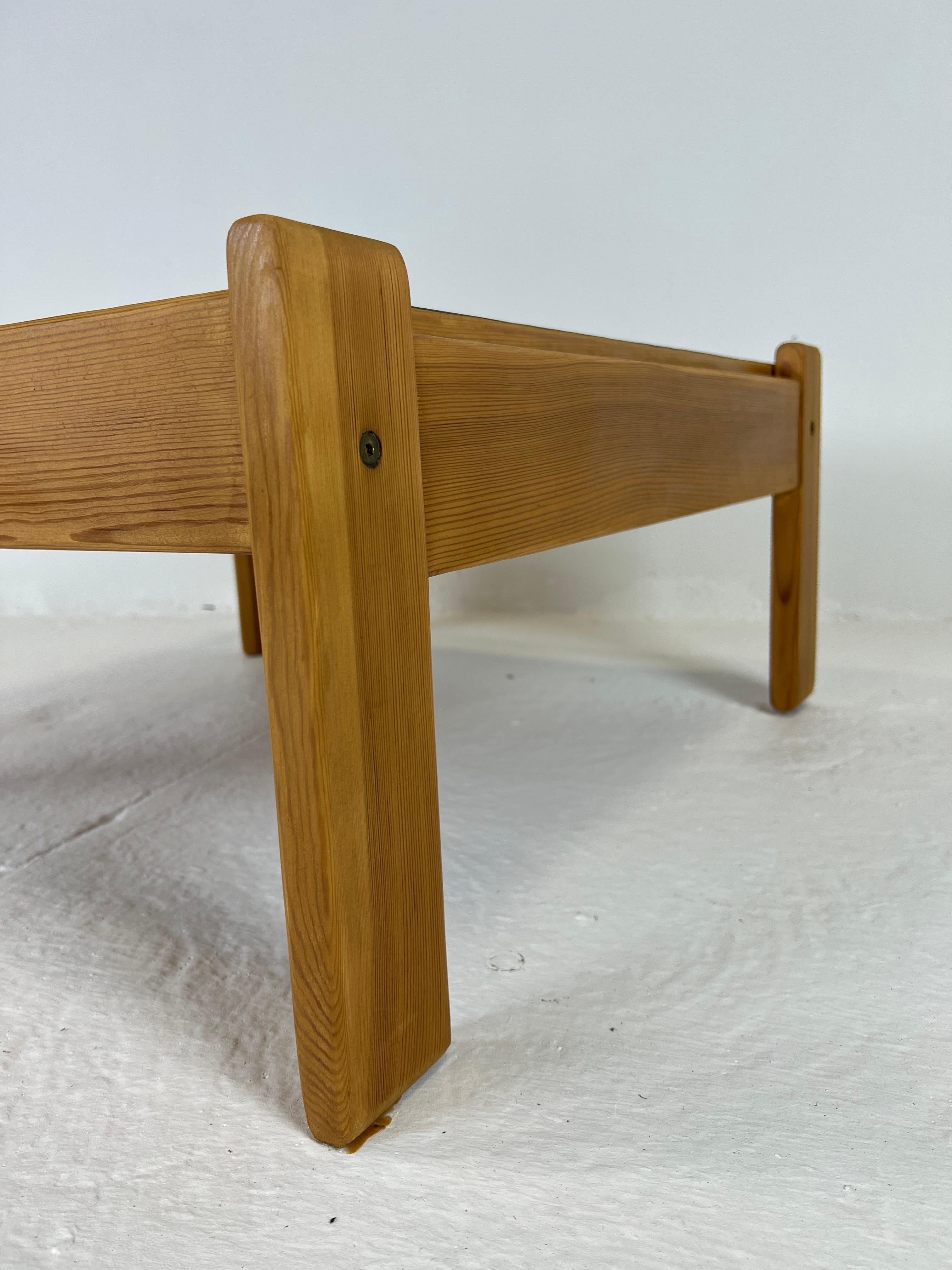 Fin du 20e siècle Table basse moderniste à deux faces en bois de pin, années 1970 en vente